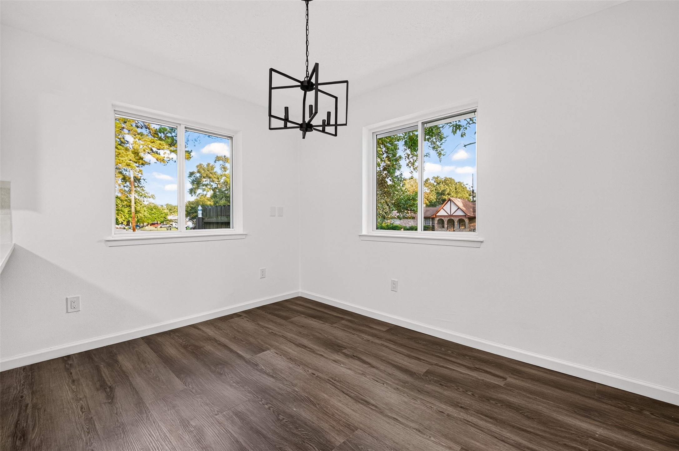 311 Crest Hill Drive Property Photo 10