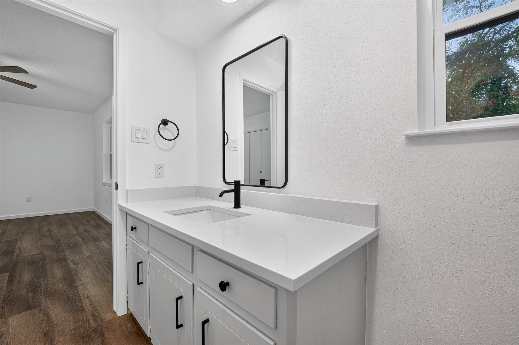 311 Crest Hill Drive Property Photo 28