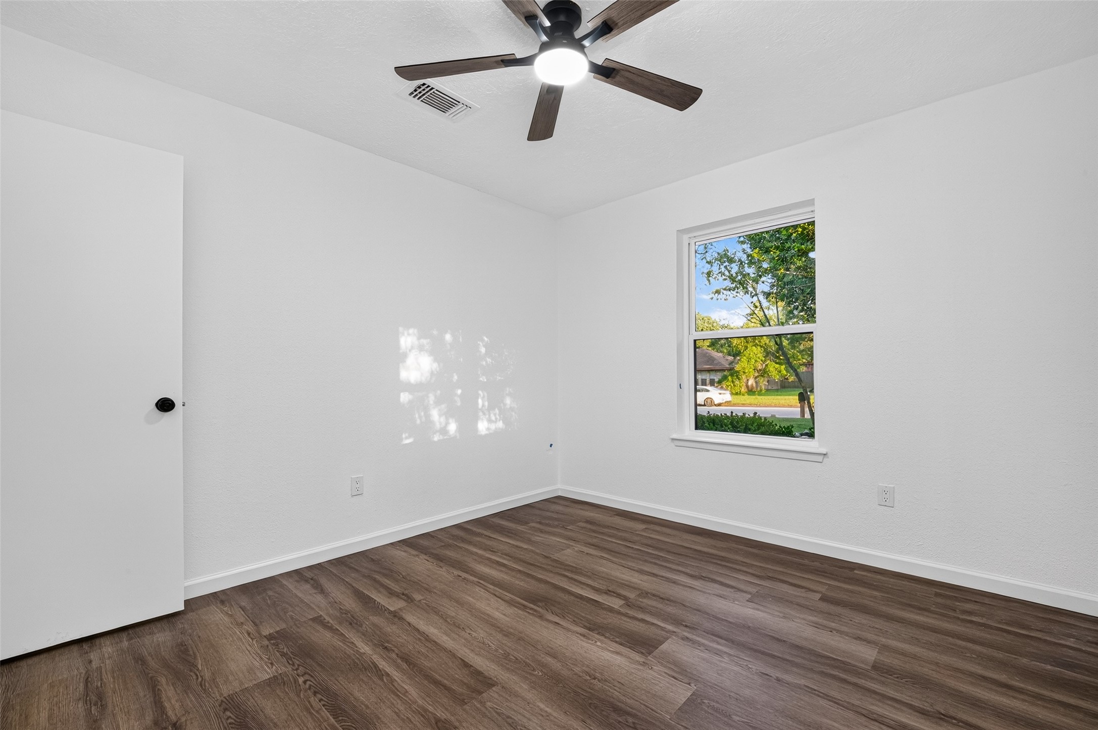 311 Crest Hill Drive Property Photo 33