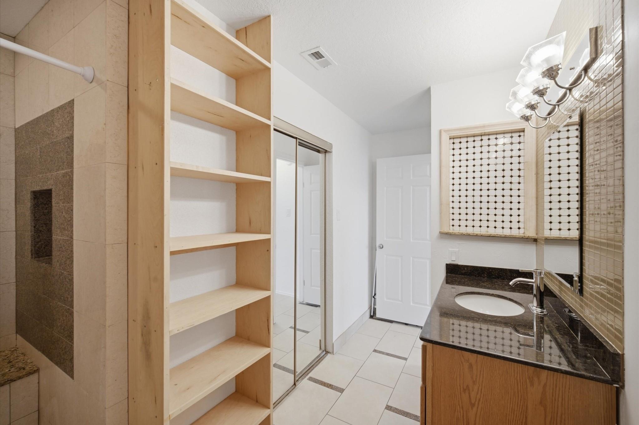 2011 Spenwick Drive 717 Property Photo 14