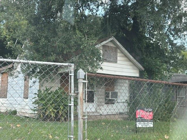 4421 Leffingwell Street, Houston Tx 77026 Property Photo 1