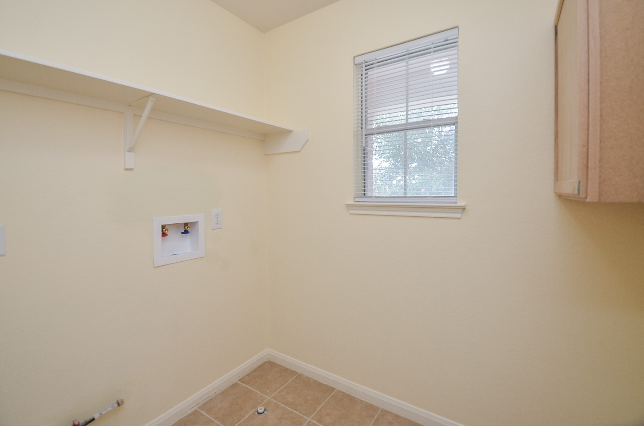 3907 Pebble Garden Lane Property Photo 7