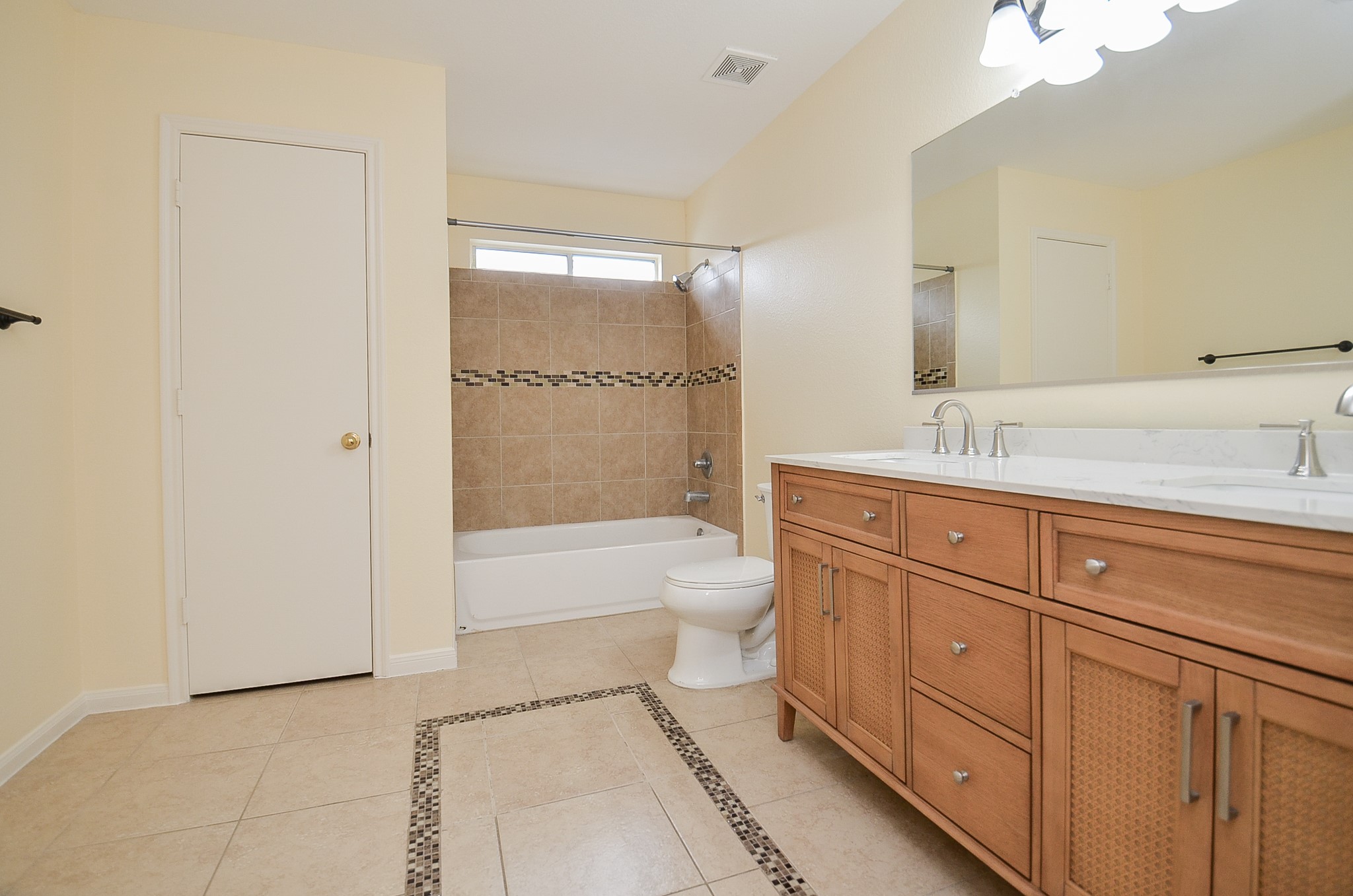 3907 Pebble Garden Lane Property Photo 10