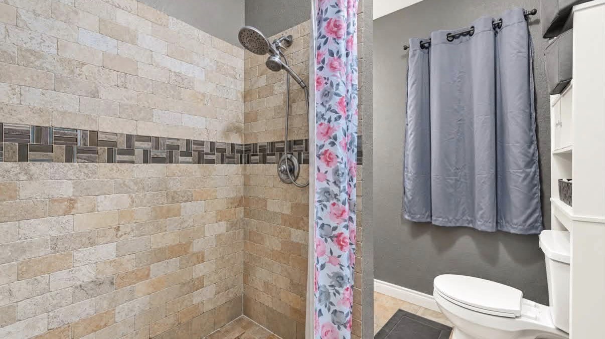 7314 Arnim Street Property Photo 10