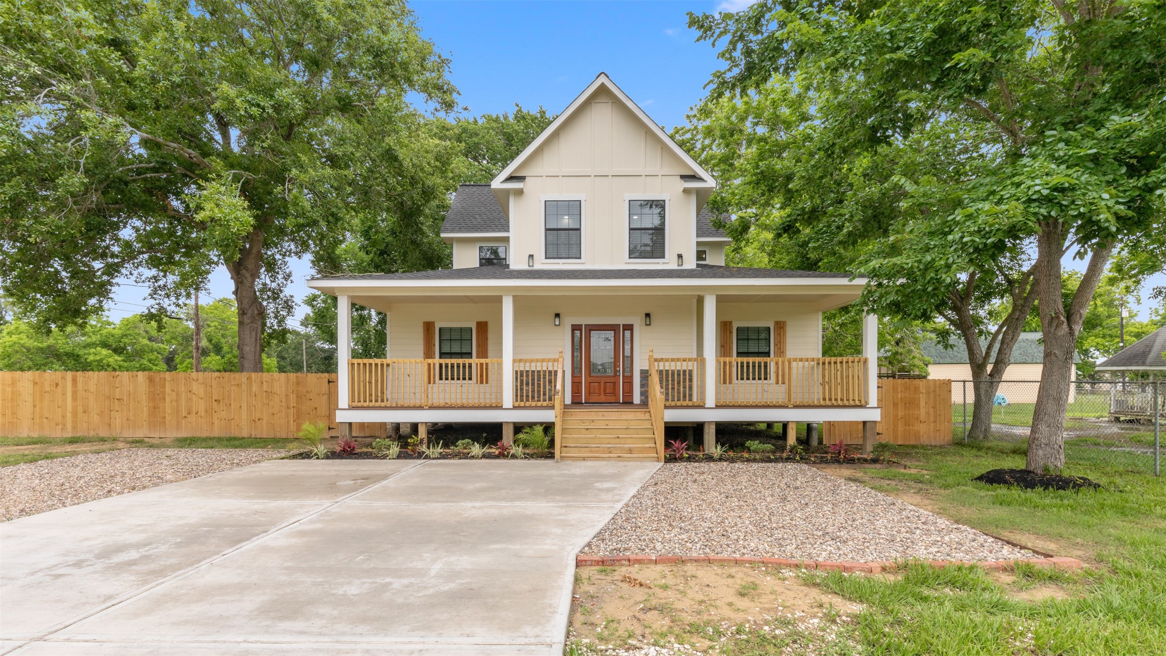 10002 Wilma Lane Property Photo 1