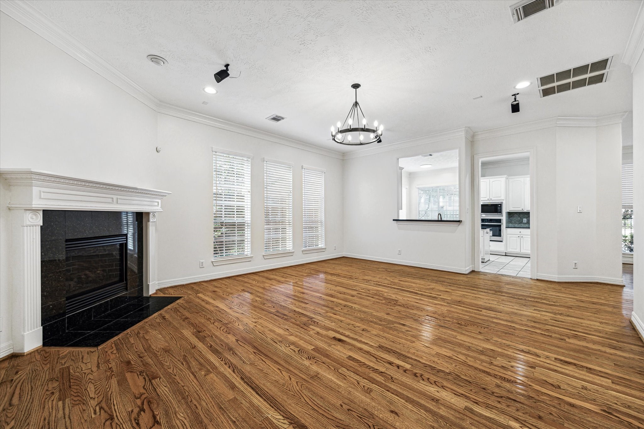 2838 Briarhurst Park Property Photo 6