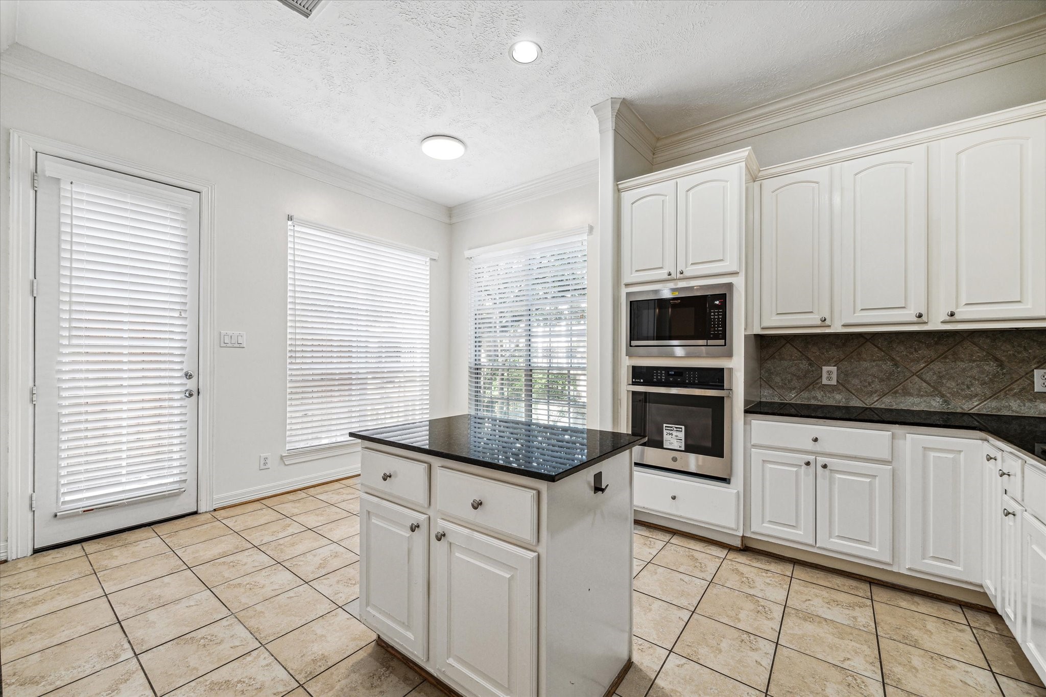 2838 Briarhurst Park Property Photo 11