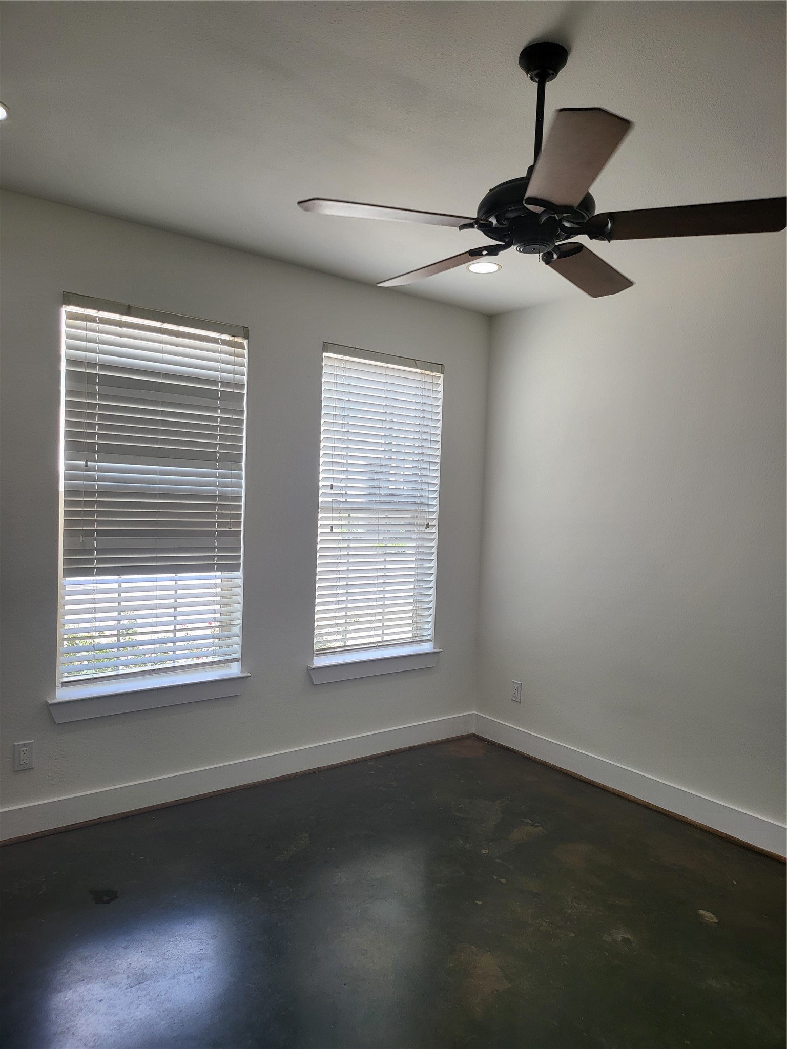 2423 Roufa Road Property Photo 4