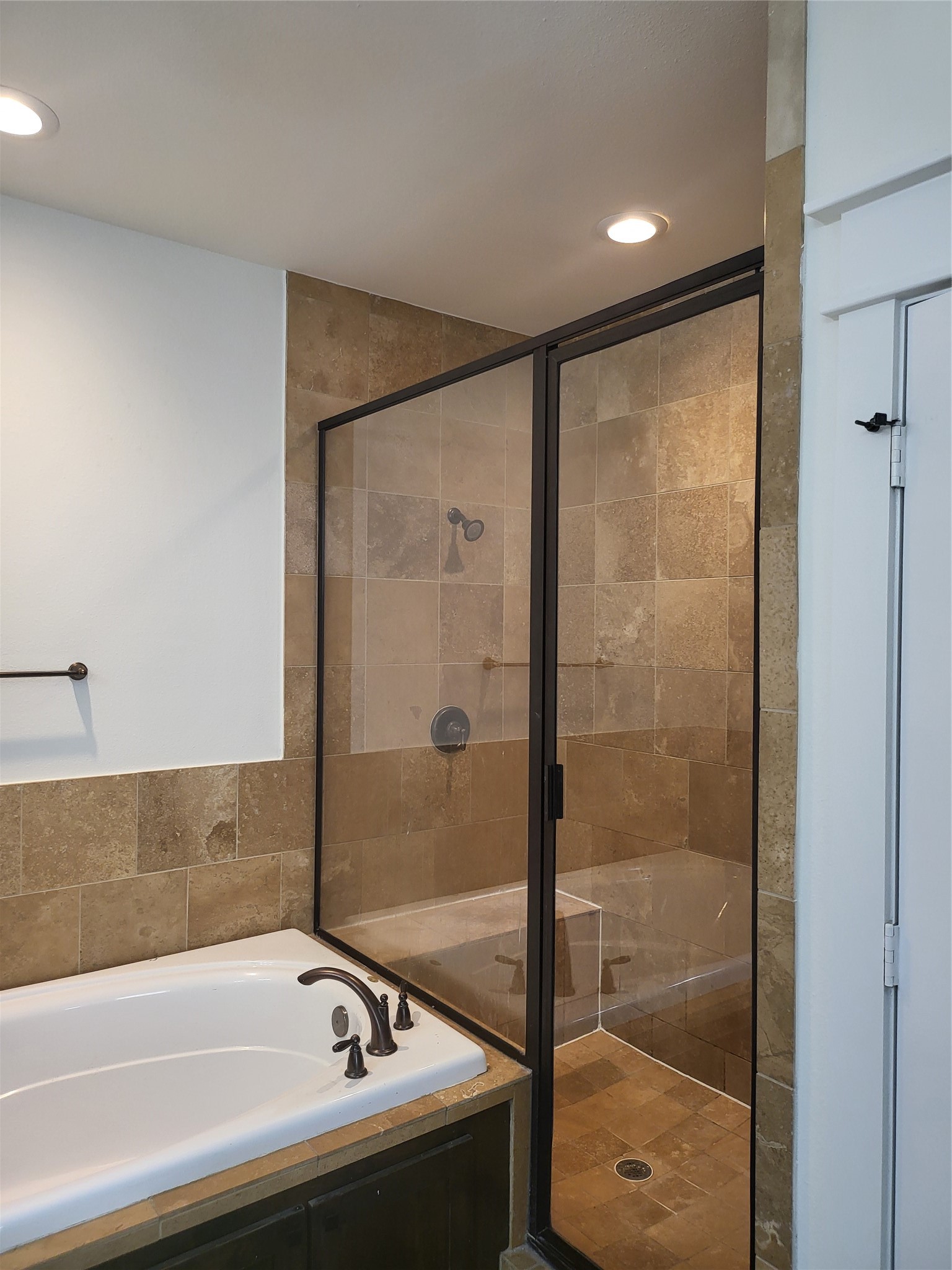 2423 Roufa Road Property Photo 6