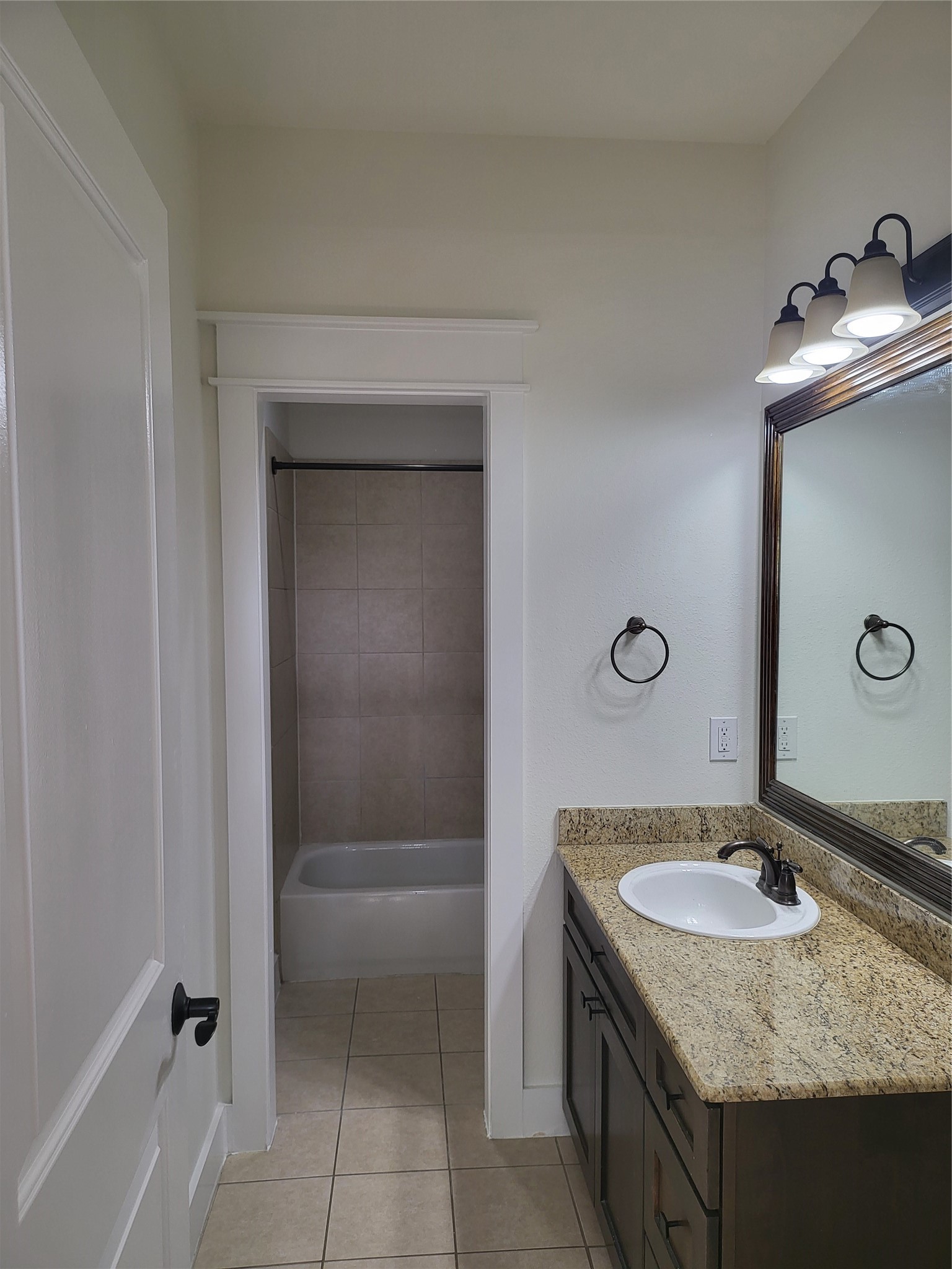 2423 Roufa Road Property Photo 15