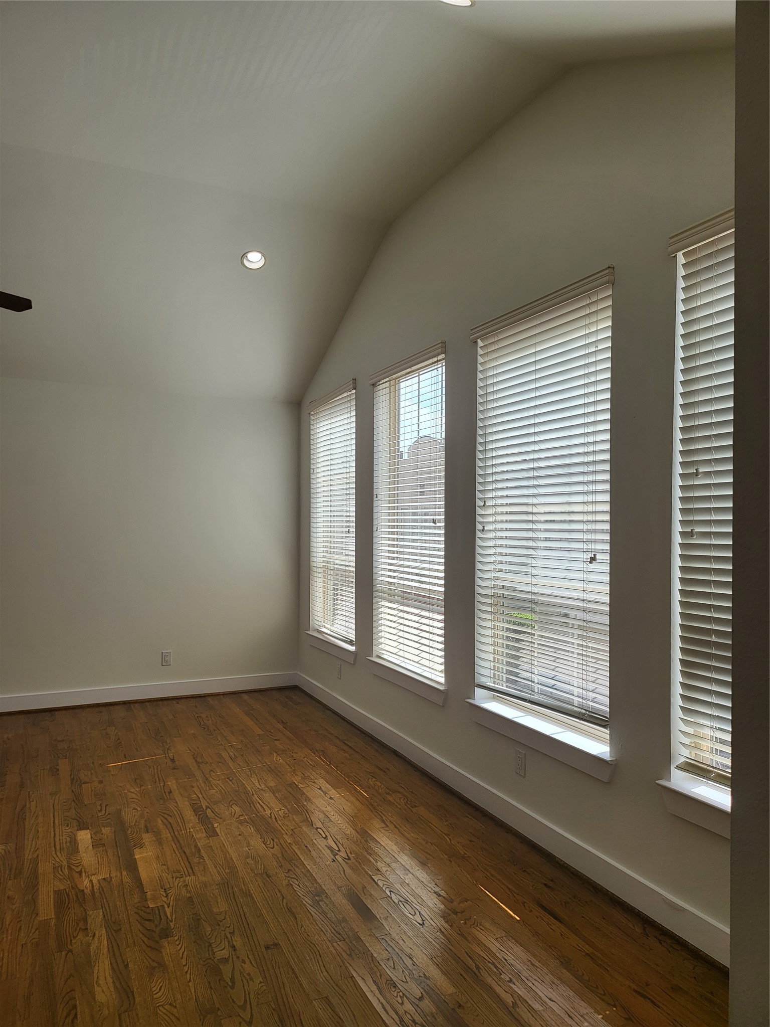 2423 Roufa Road Property Photo 21