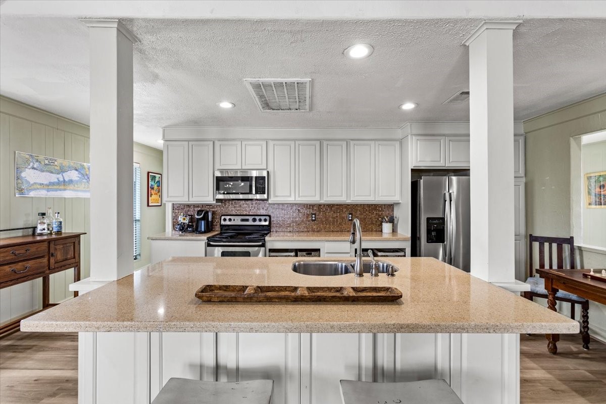 4311 Spanish Main Property Photo 12
