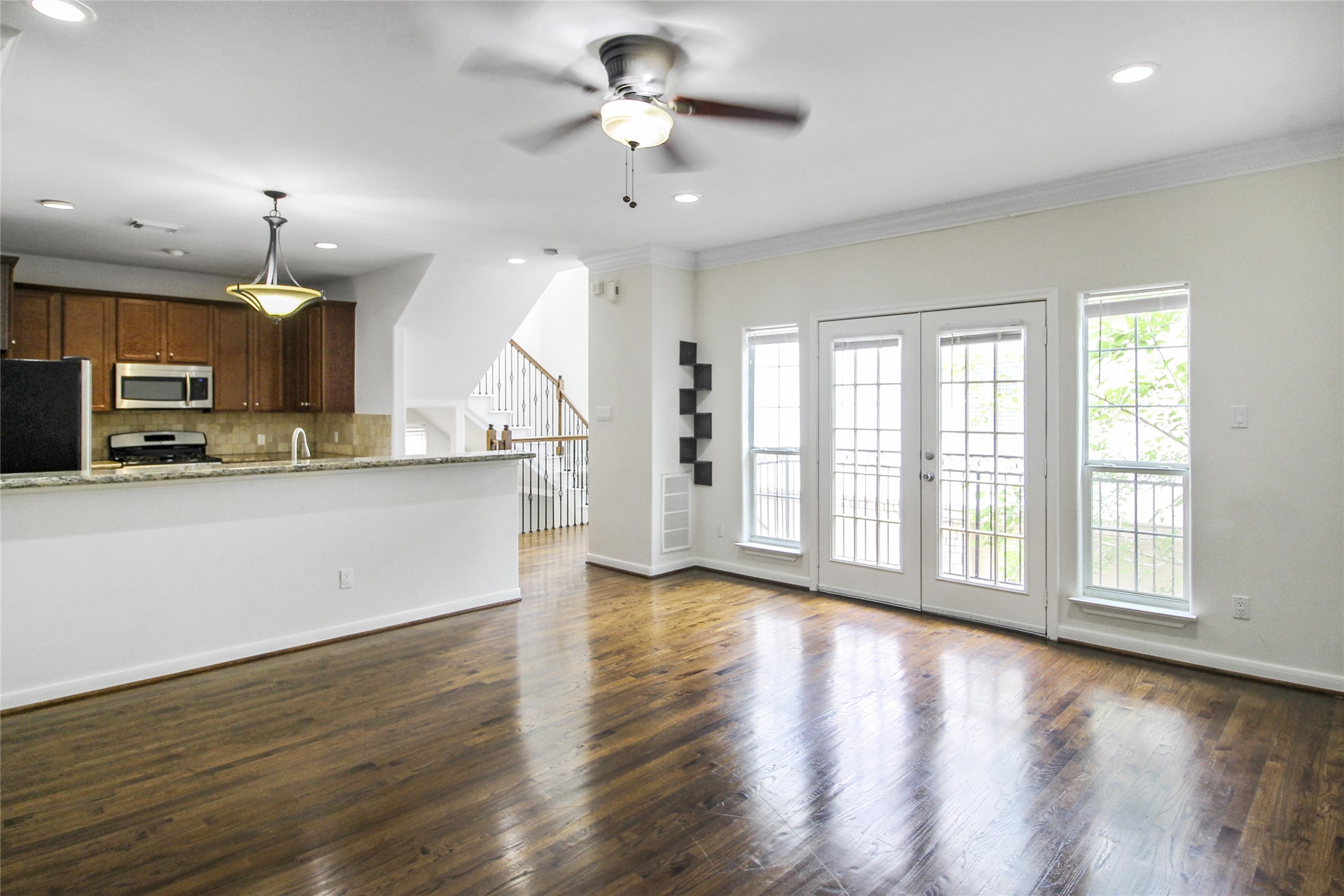 5811 Washington Avenue A Property Photo 6