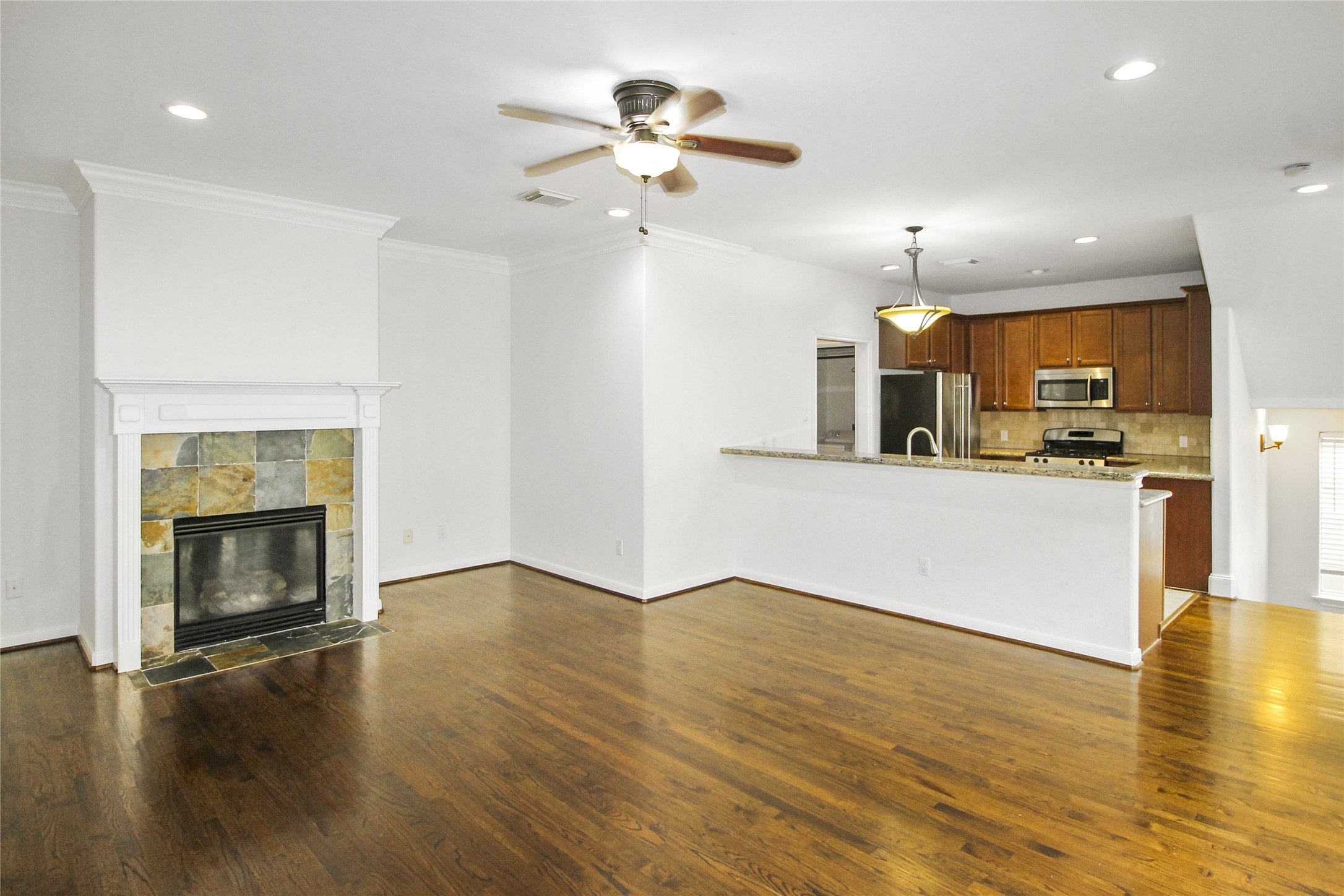 5811 Washington Avenue A Property Photo 7