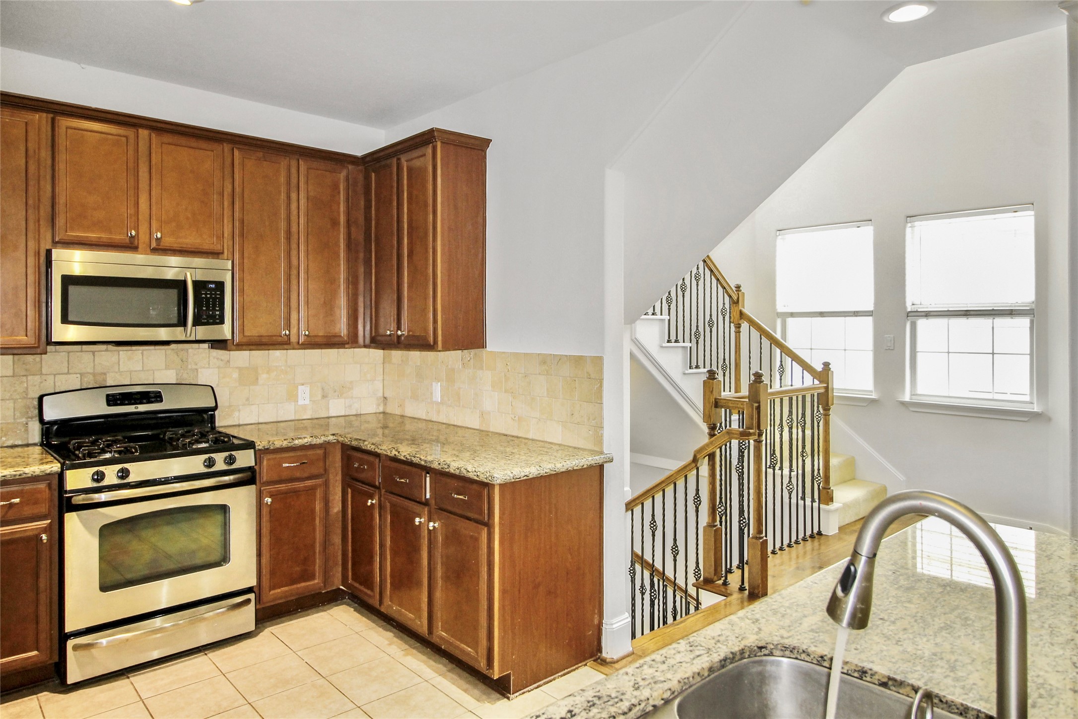 5811 Washington Avenue A Property Photo 9