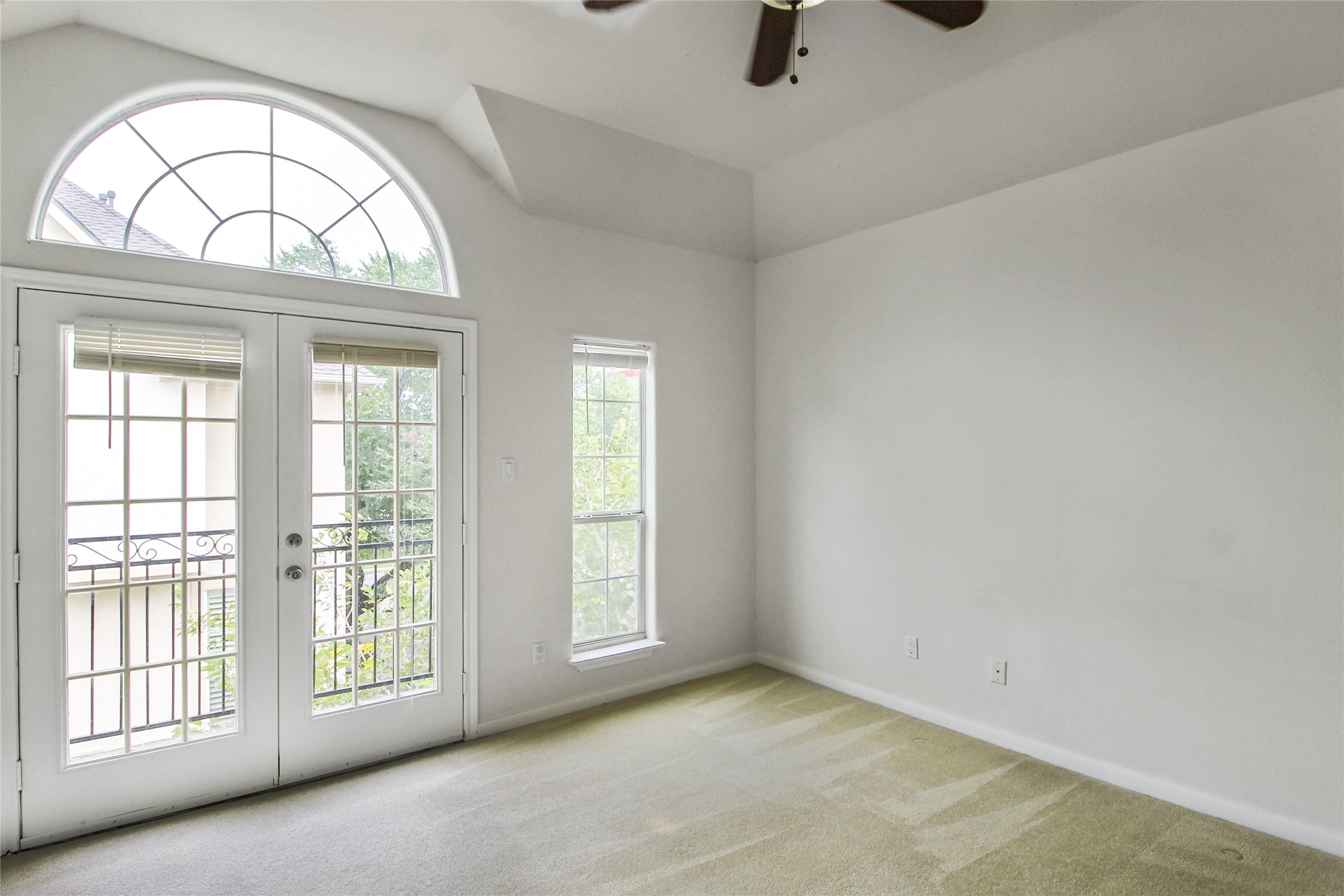 5811 Washington Avenue A Property Photo 12