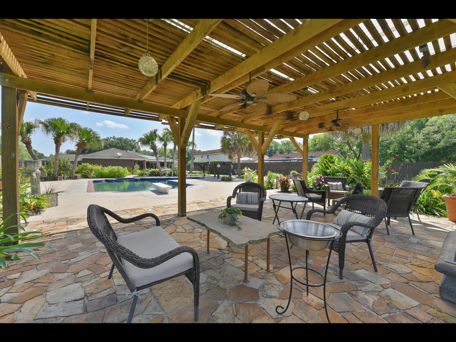 2204 Airline Drive Property Photo 5