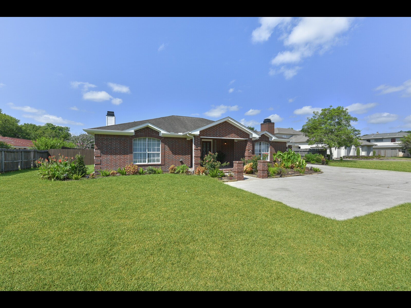 2204 Airline Drive Property Photo 6