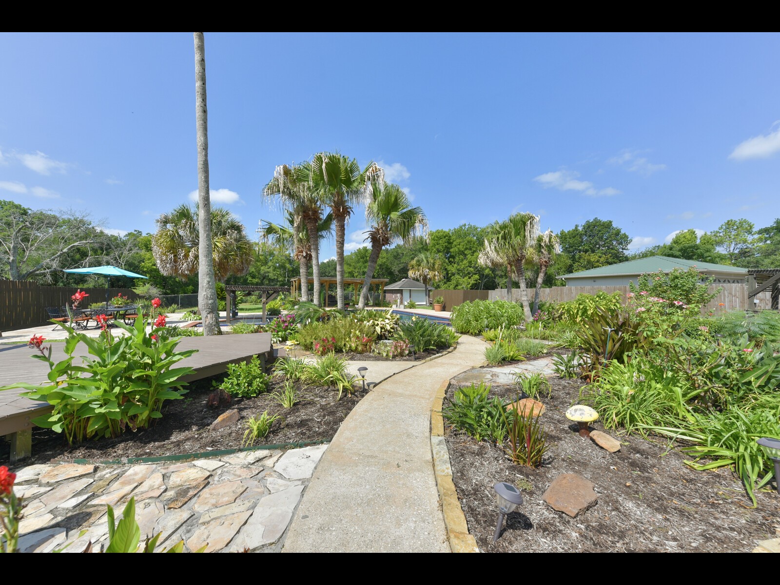 2204 Airline Drive Property Photo 10