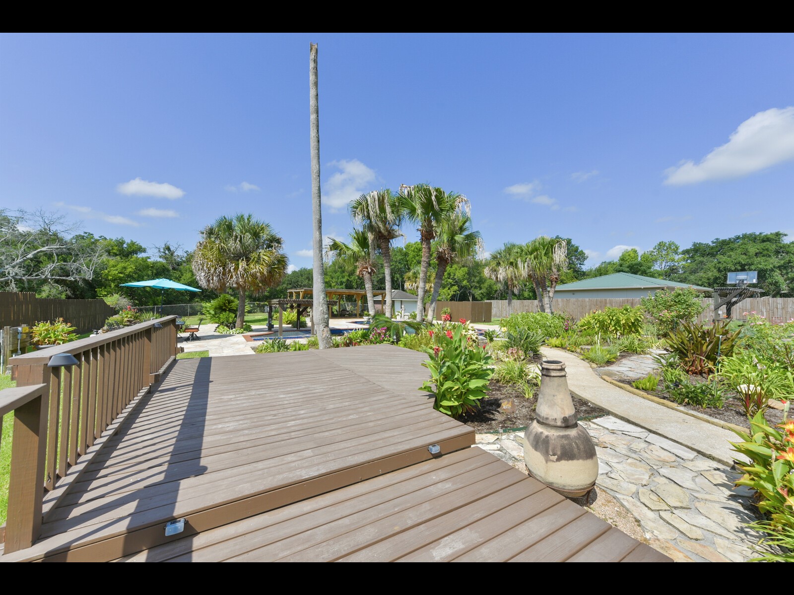 2204 Airline Drive Property Photo 13