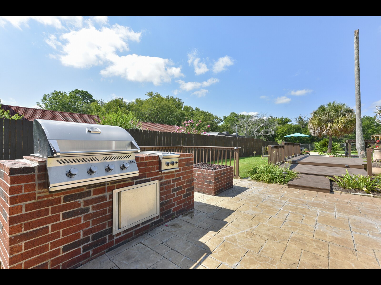 2204 Airline Drive Property Photo 14
