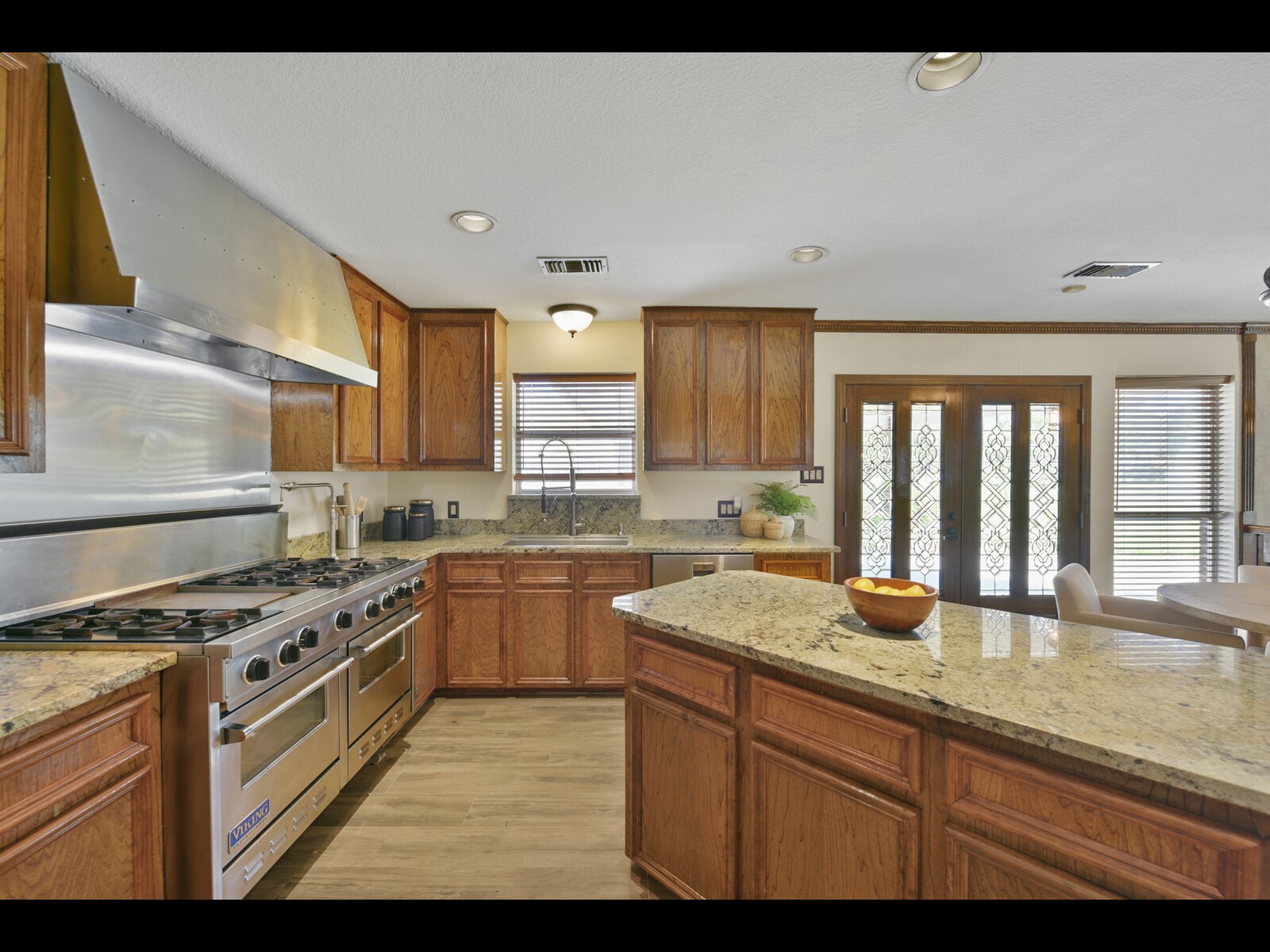 2204 Airline Drive Property Photo 25