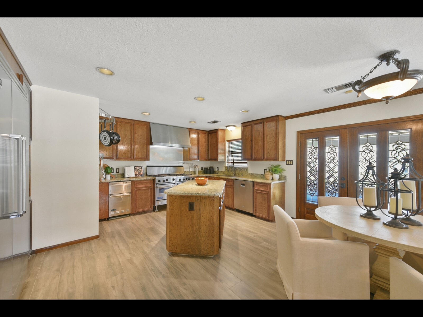 2204 Airline Drive Property Photo 27