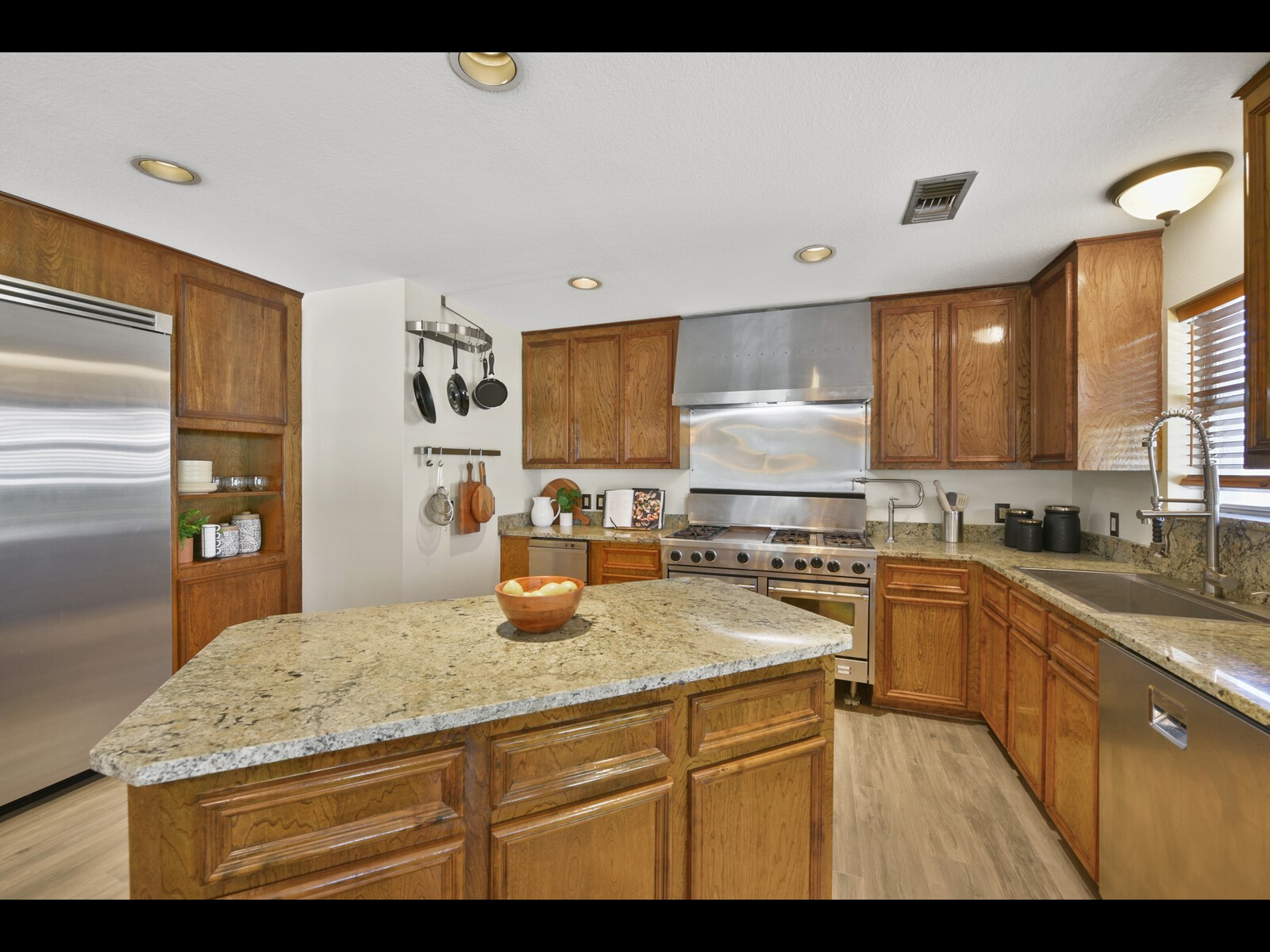 2204 Airline Drive Property Photo 28