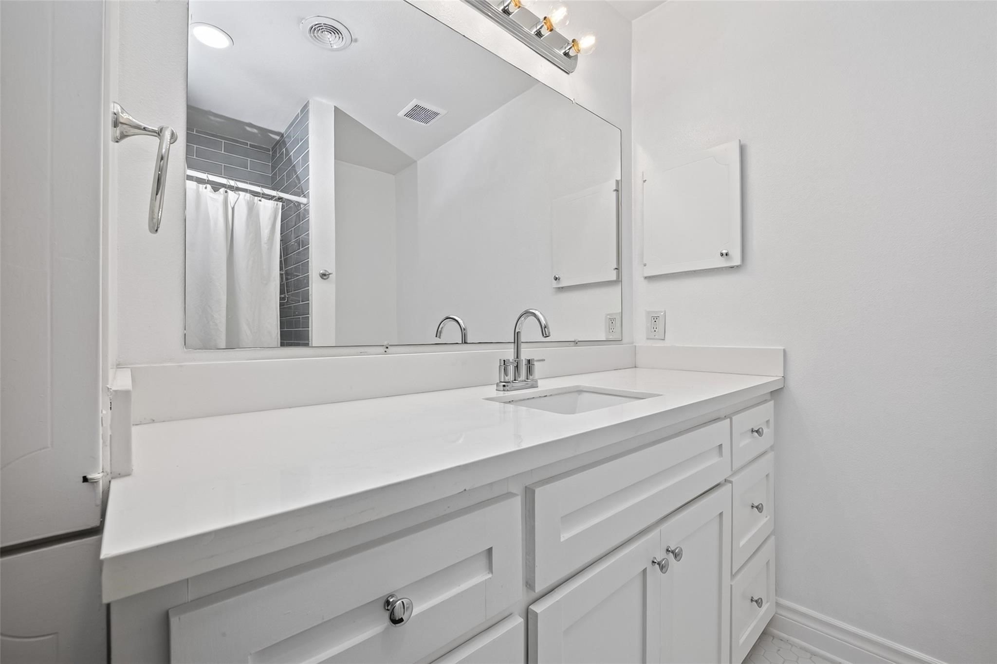 12618 Huntingwick Drive 100 Property Photo 32