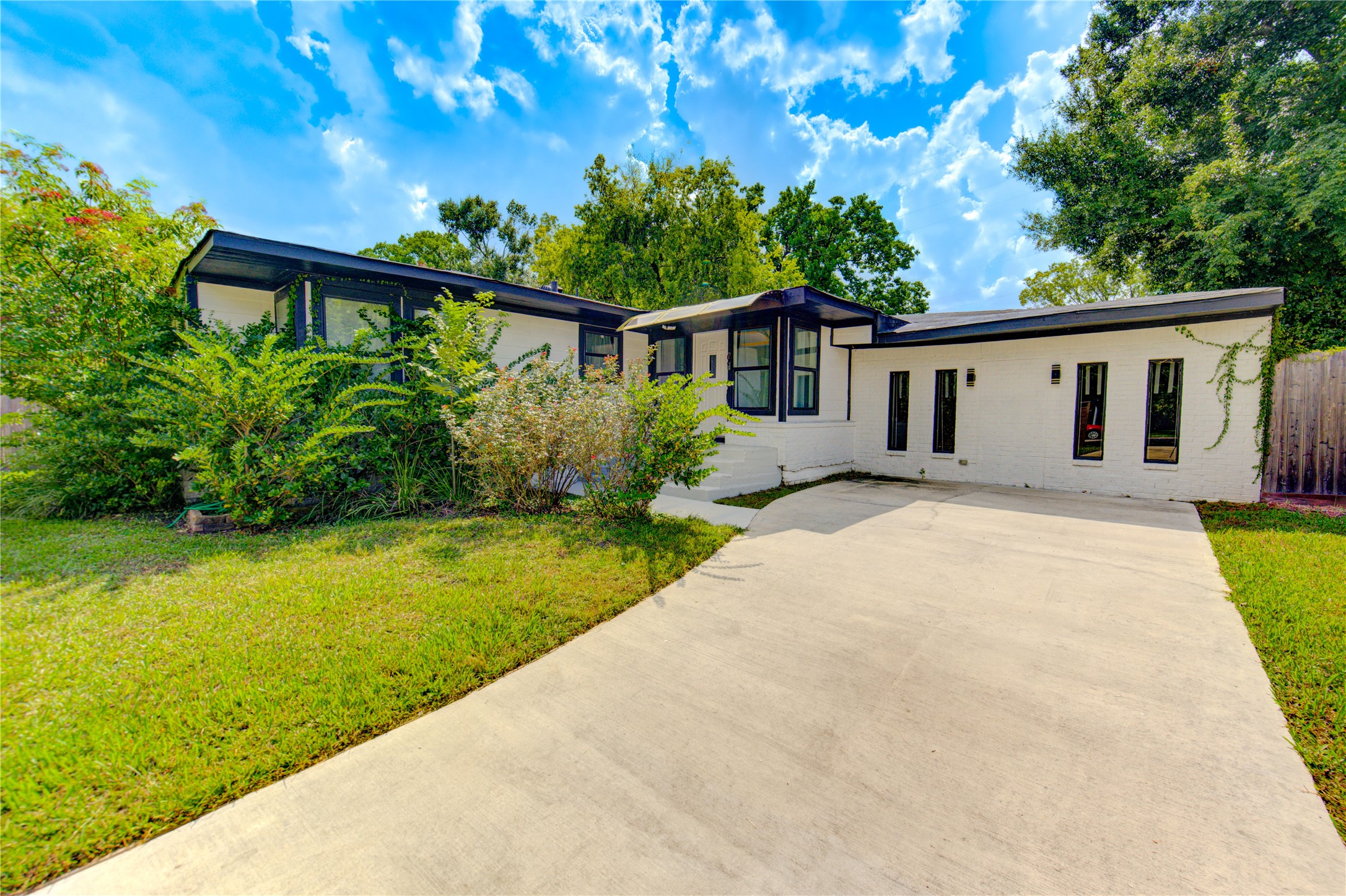 6638 Winton Street Property Photo 1
