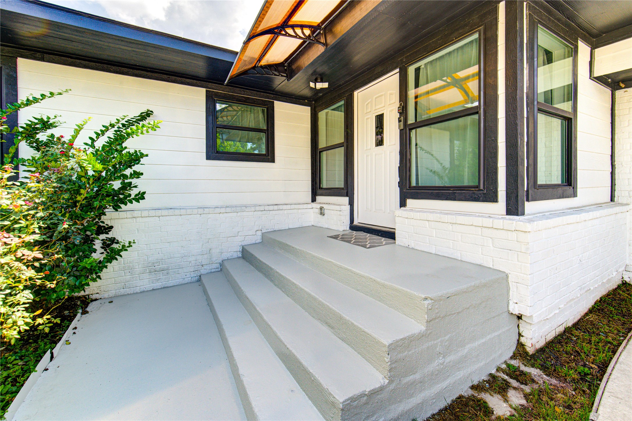 6638 Winton Street Property Photo 6