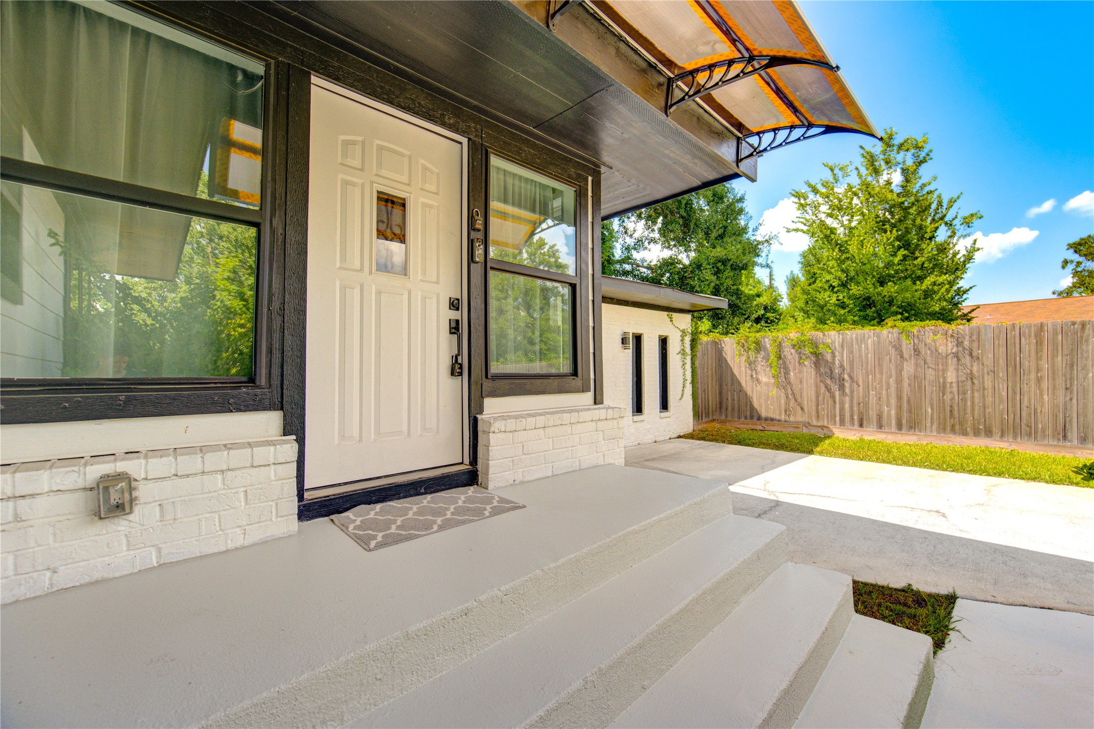 6638 Winton Street Property Photo 8
