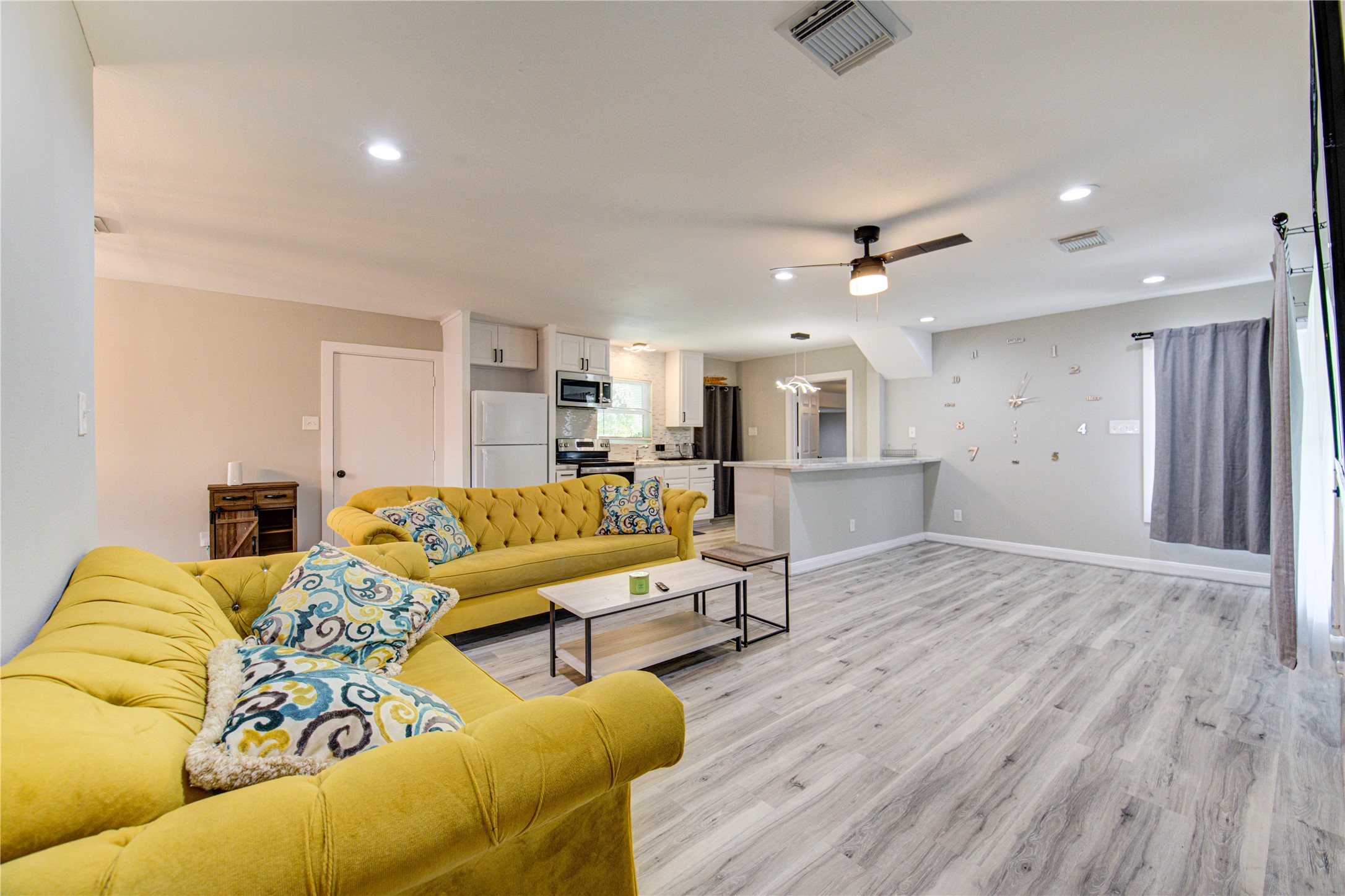 6638 Winton Street Property Photo 10