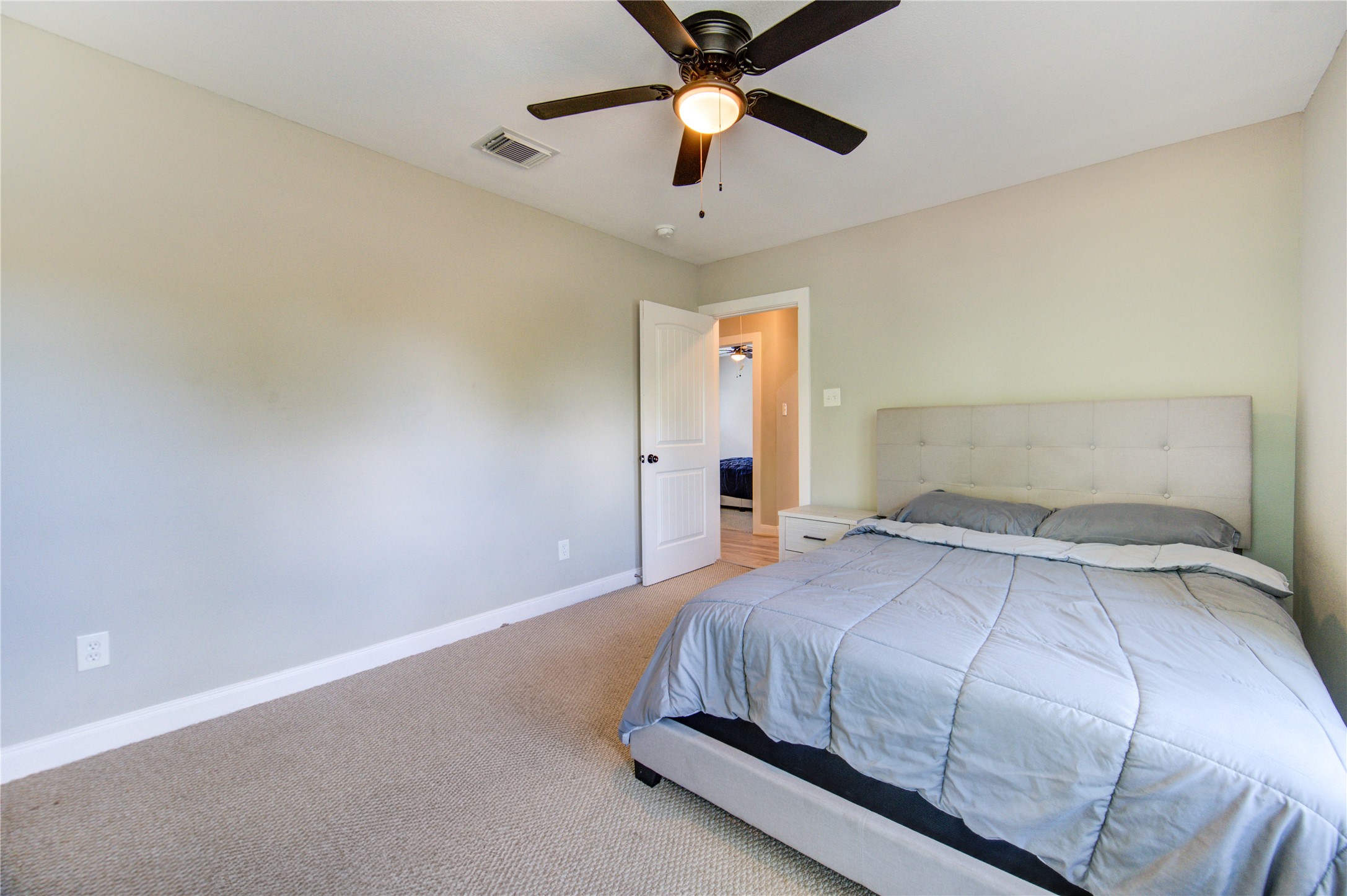 6638 Winton Street Property Photo 35