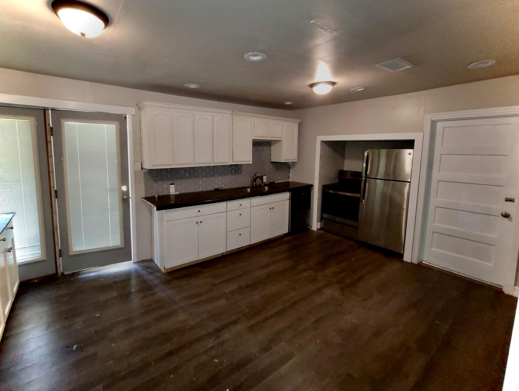 2425 8th Avenue Property Photo 4