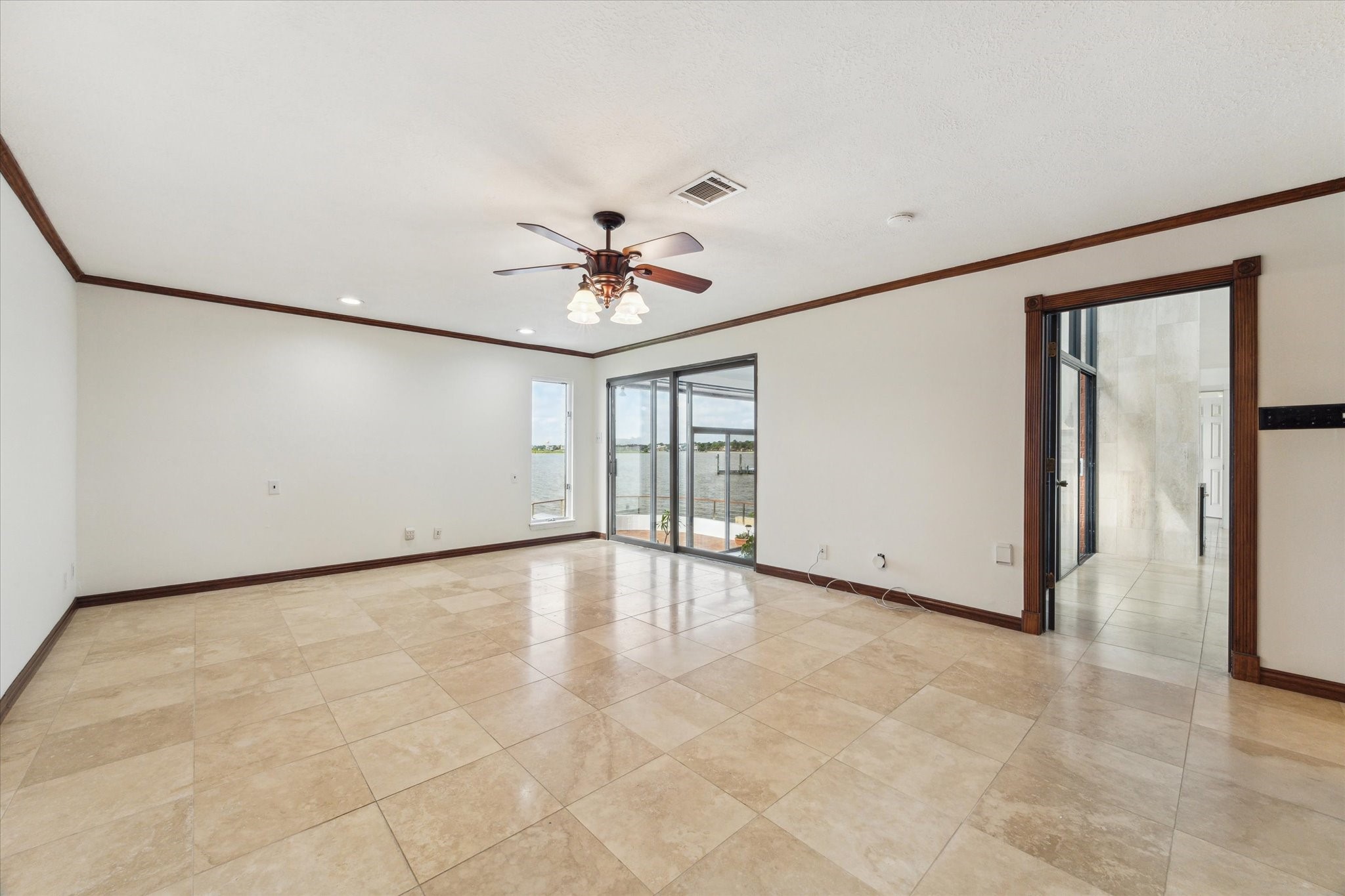 2414 Baycrest Drive Property Photo 30