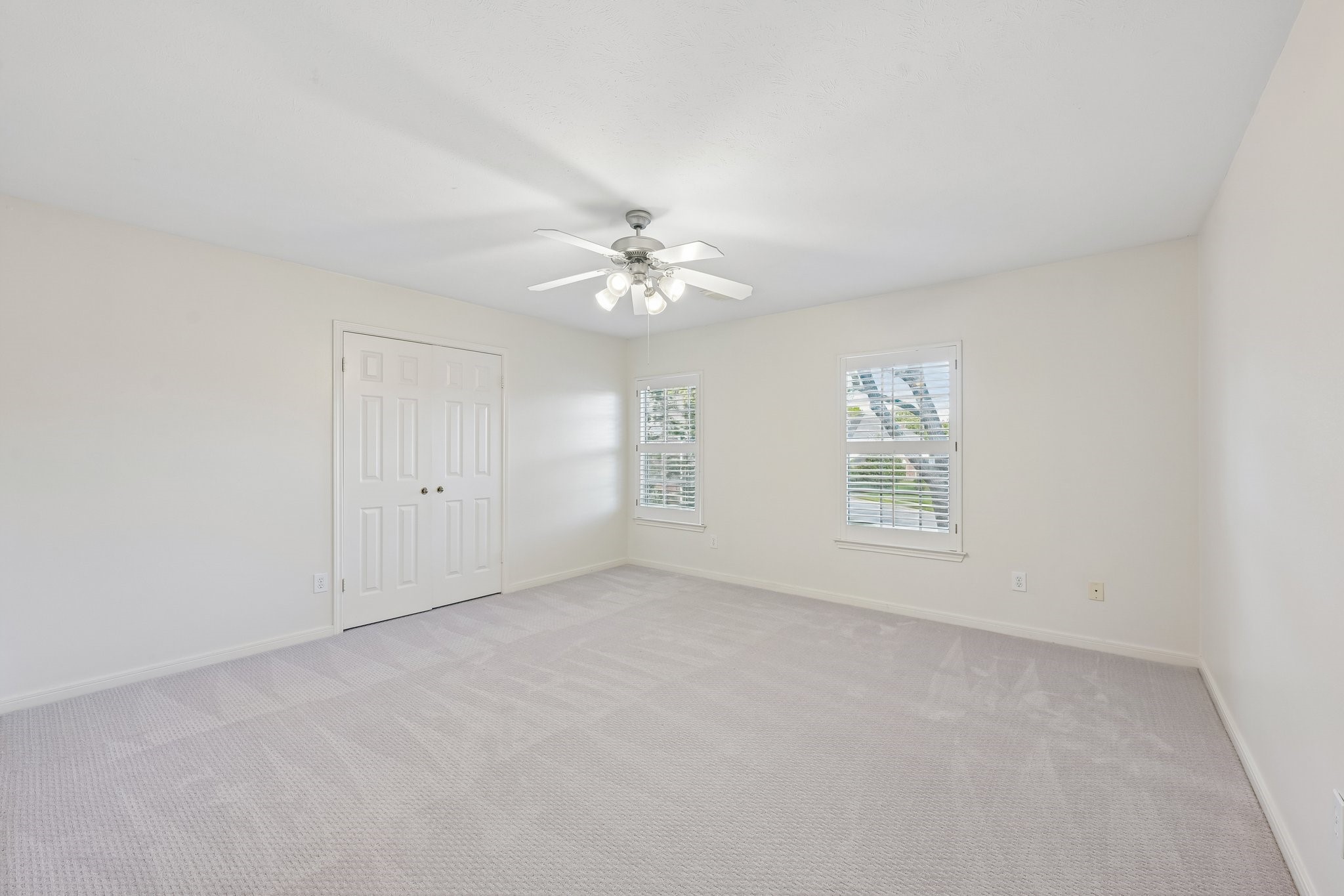 15 Sterling Street Property Photo 29
