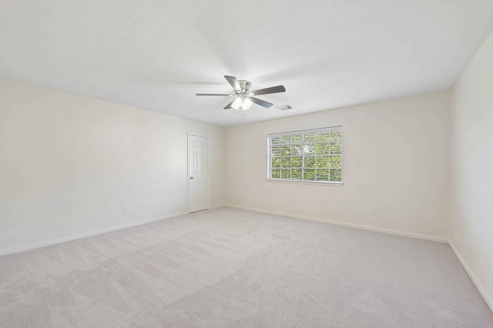 15 Sterling Street Property Photo 32