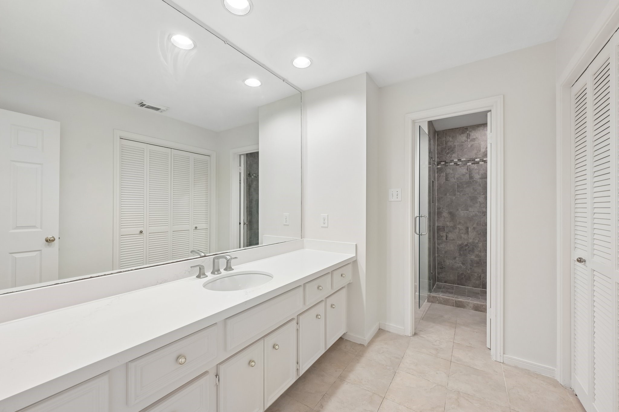 15 Sterling Street Property Photo 33