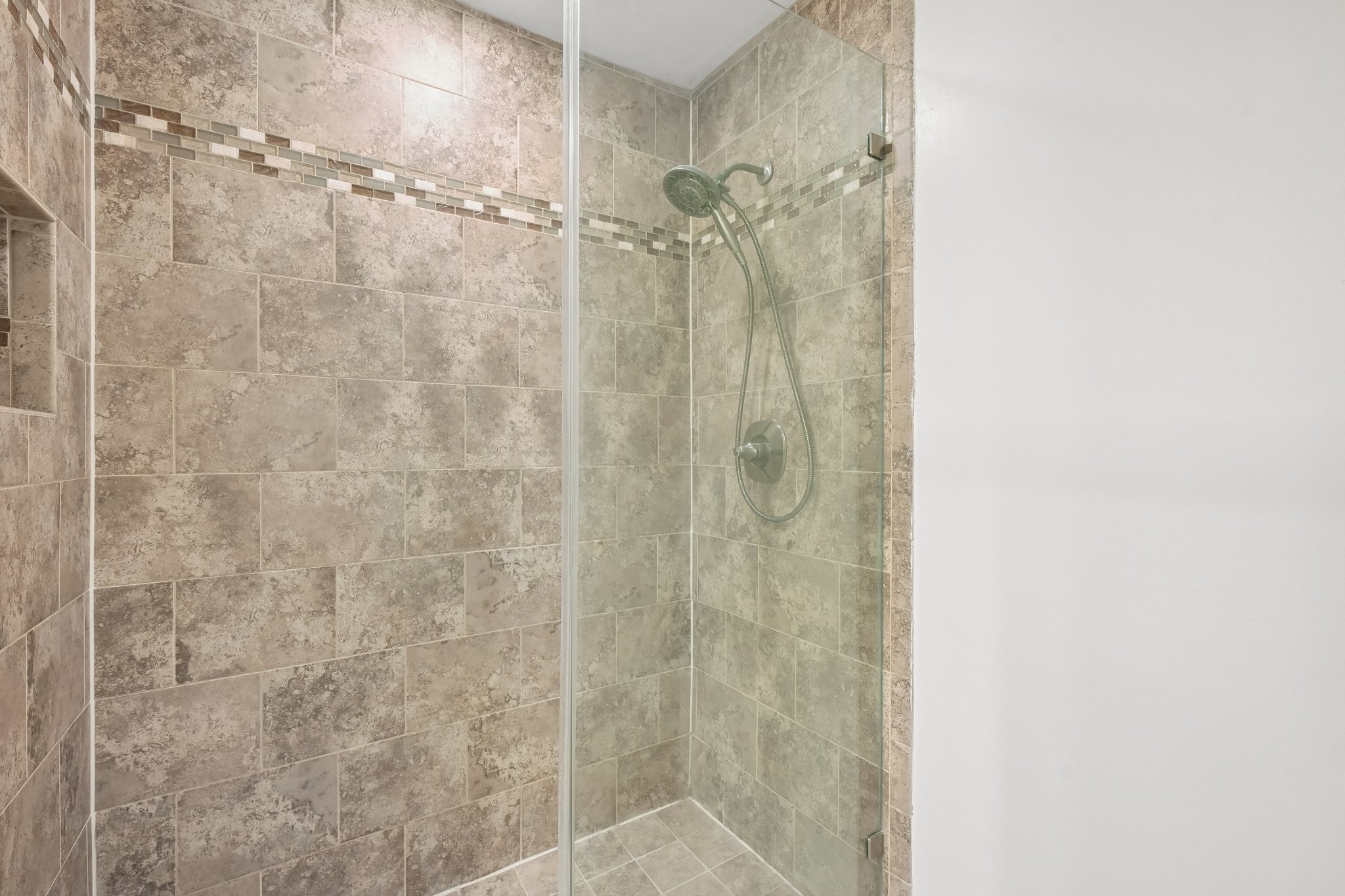 15 Sterling Street Property Photo 35