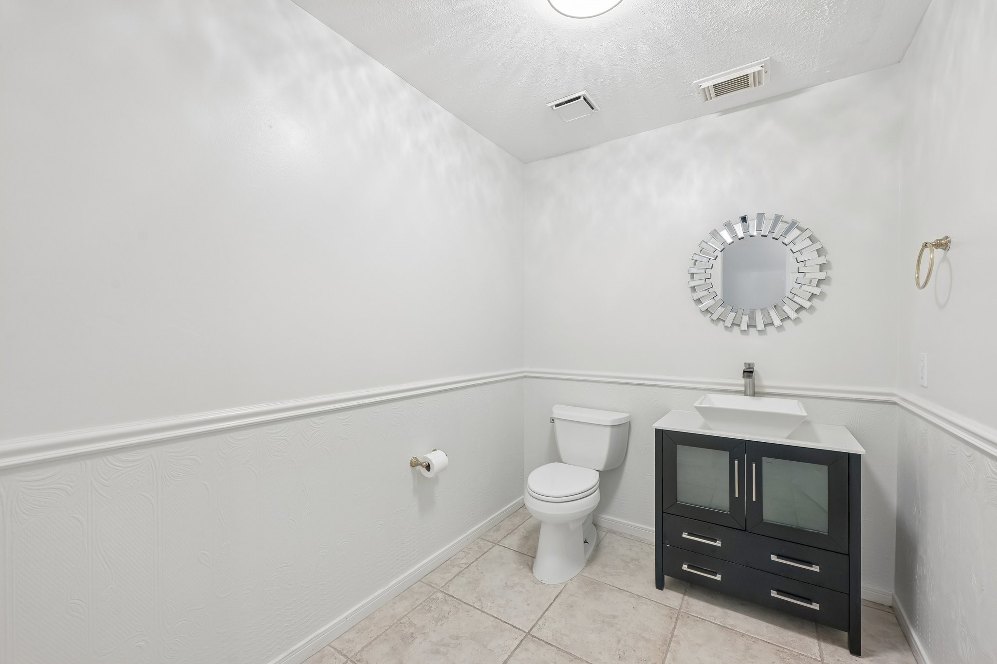 15 Sterling Street Property Photo 36