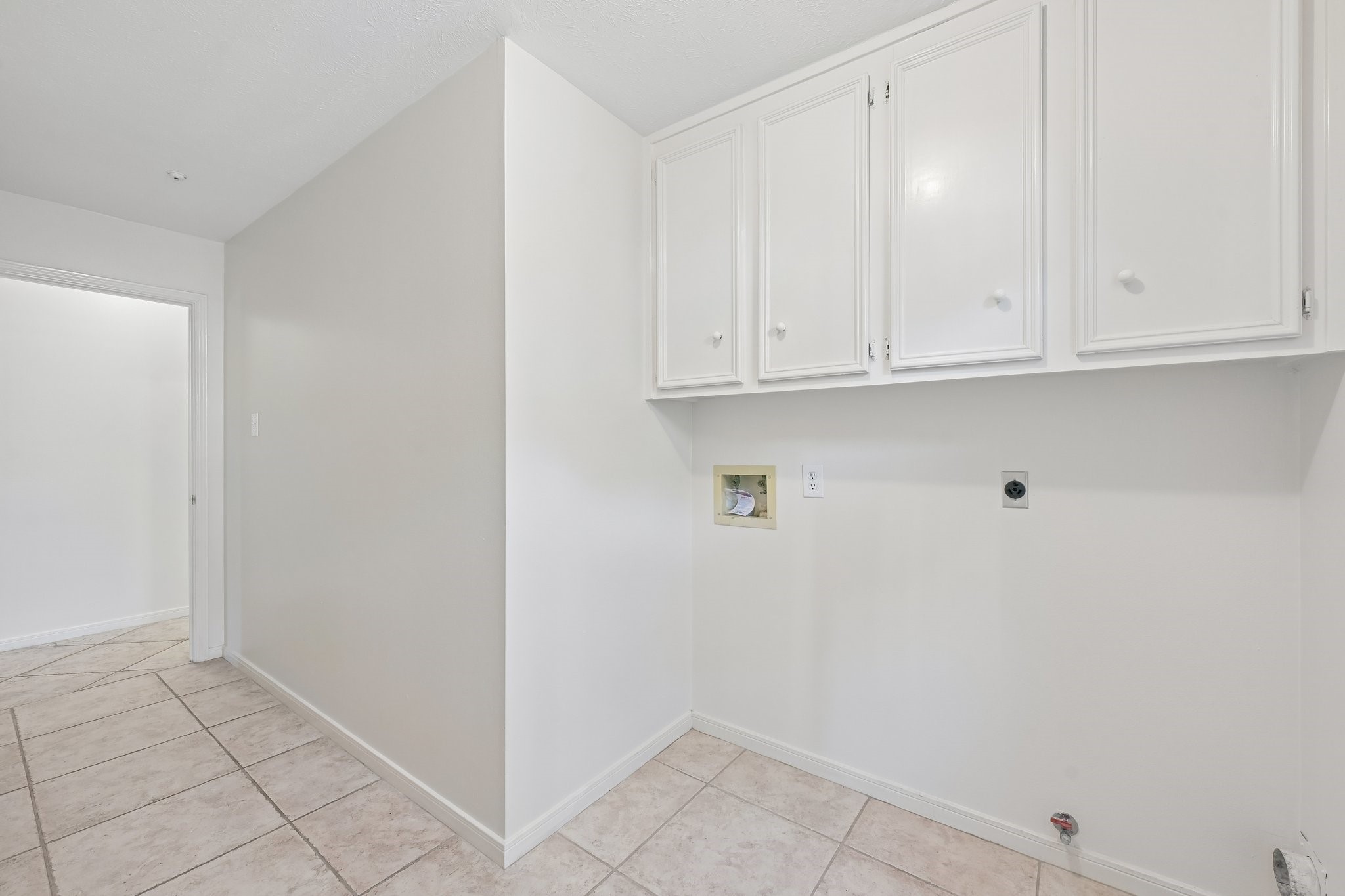 15 Sterling Street Property Photo 37