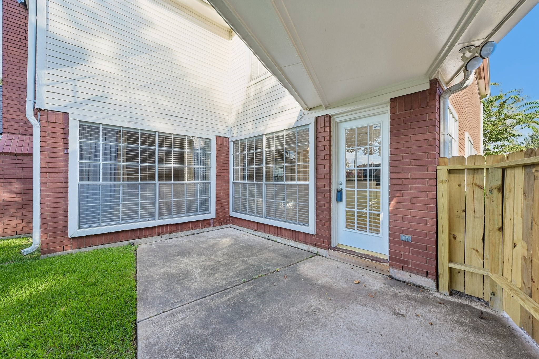 15 Sterling Street Property Photo 45