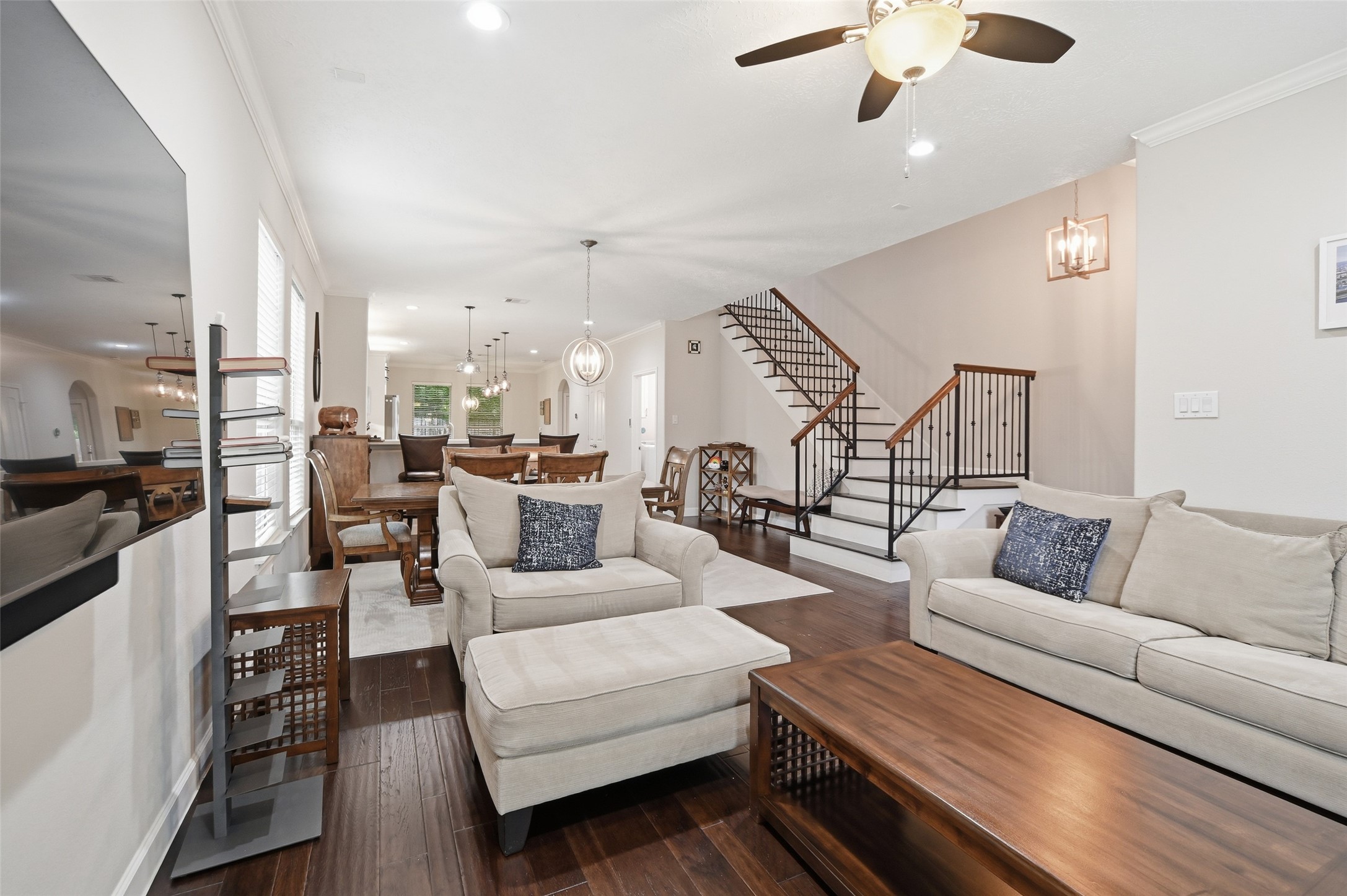 1427 Scharpe Street Property Photo 8