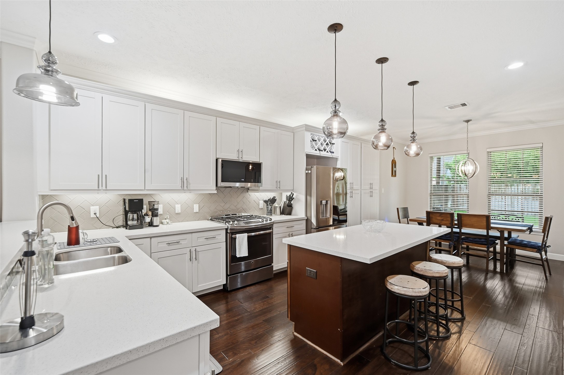 1427 Scharpe Street Property Photo 10