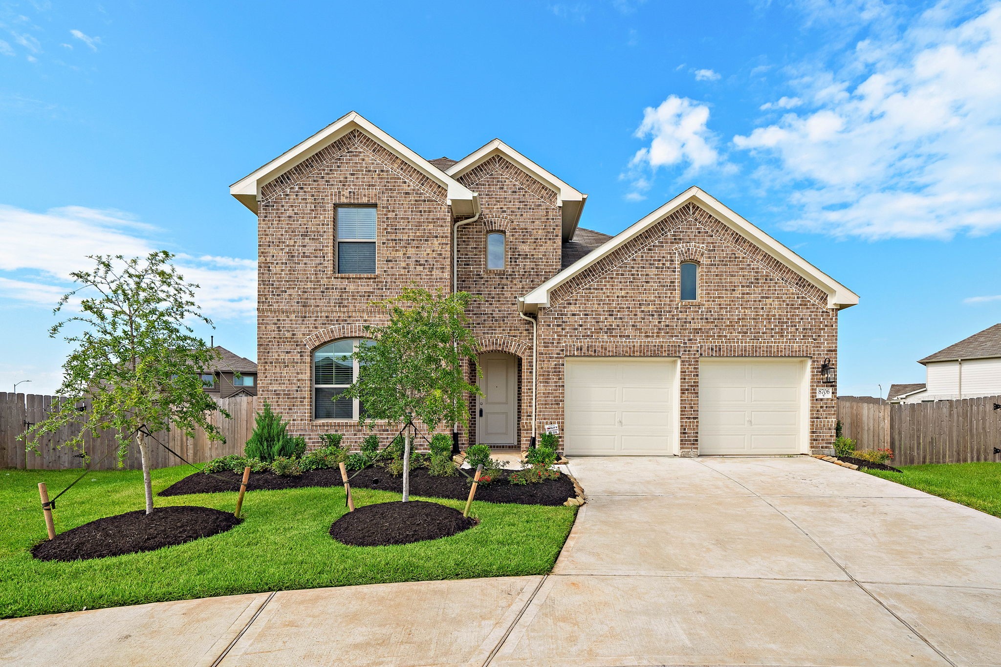 8706 Sunbury Oak Circle Property Photo 1