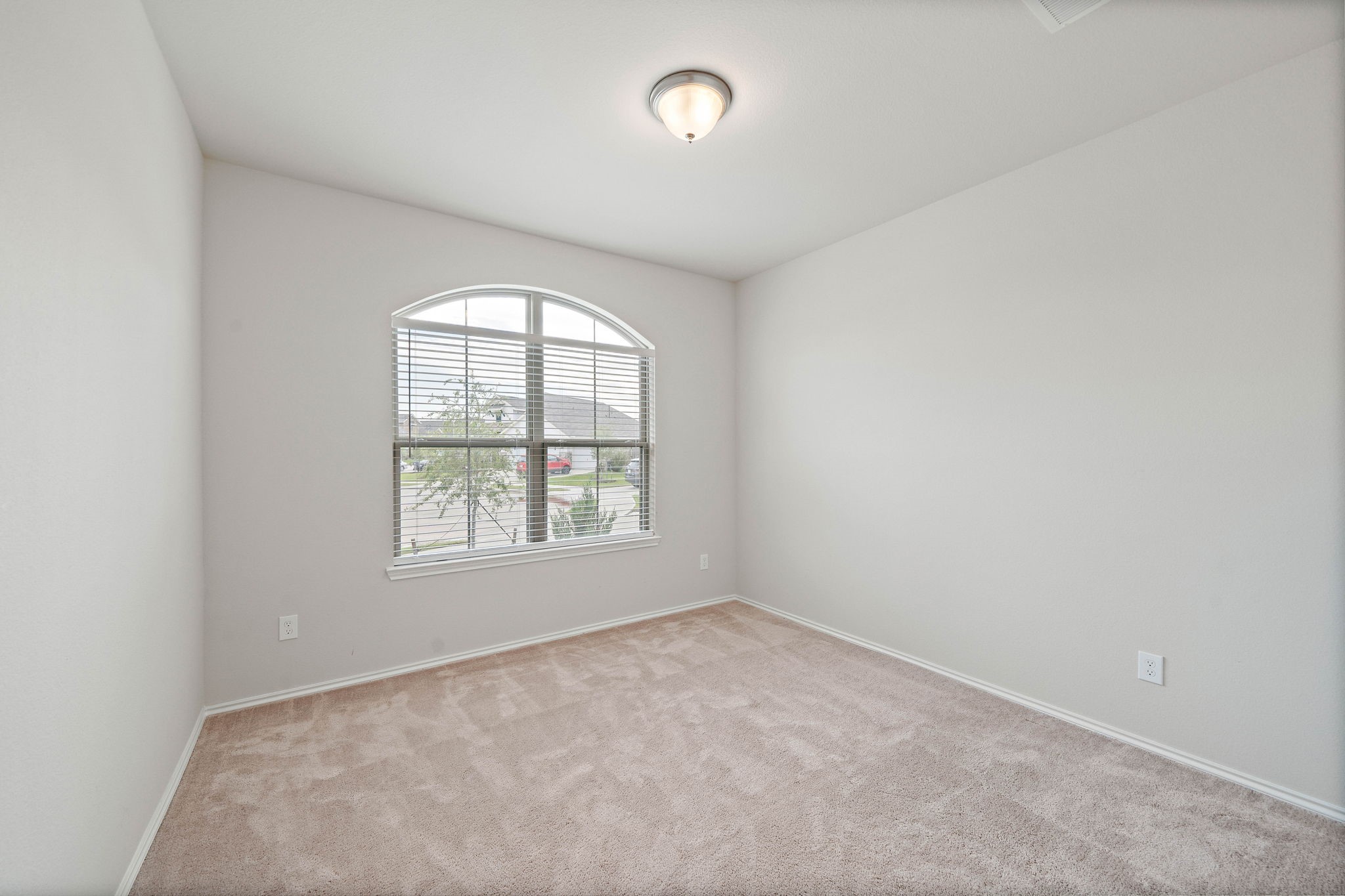 8706 Sunbury Oak Circle Property Photo 4