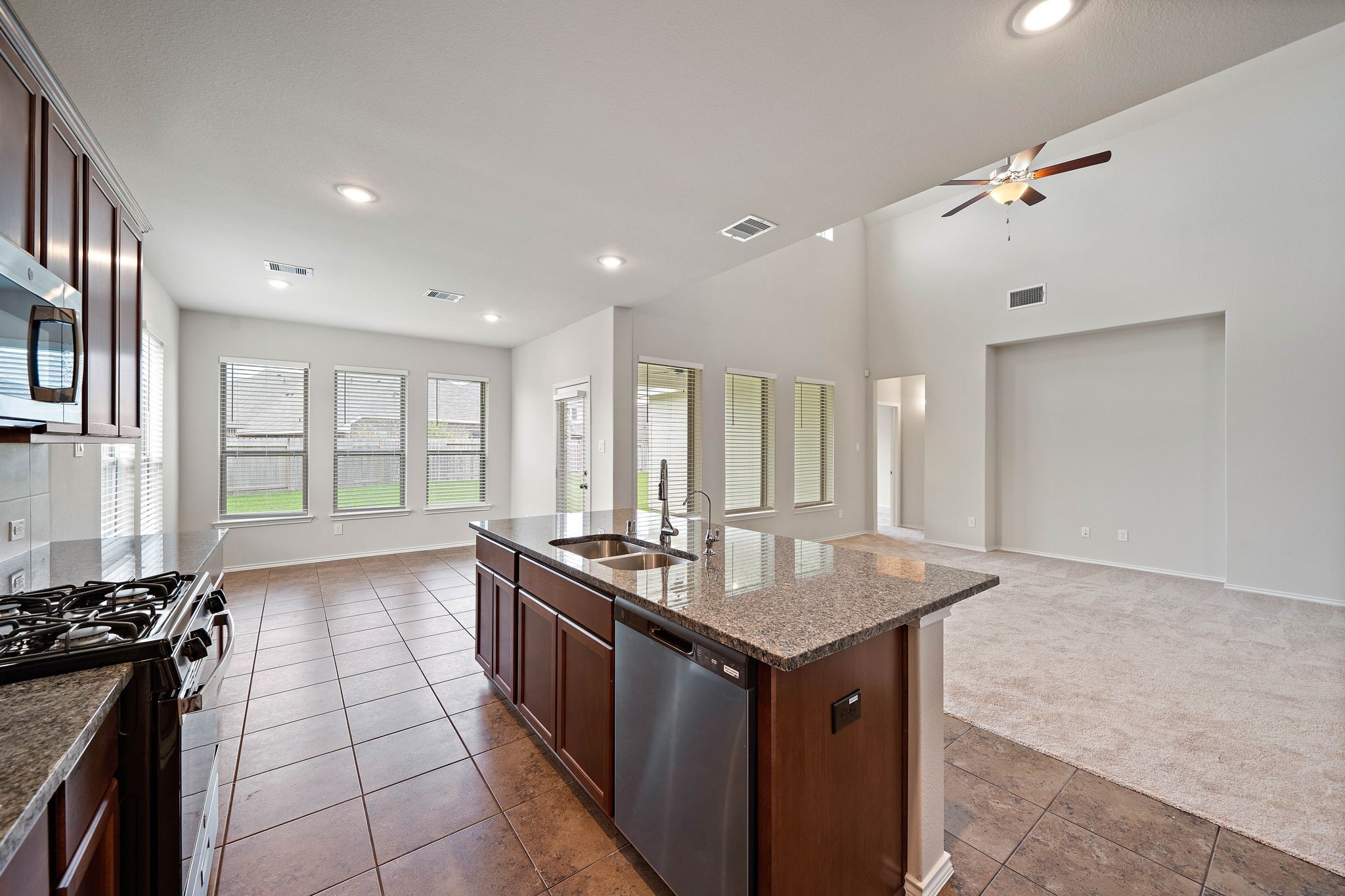 8706 Sunbury Oak Circle Property Photo 7
