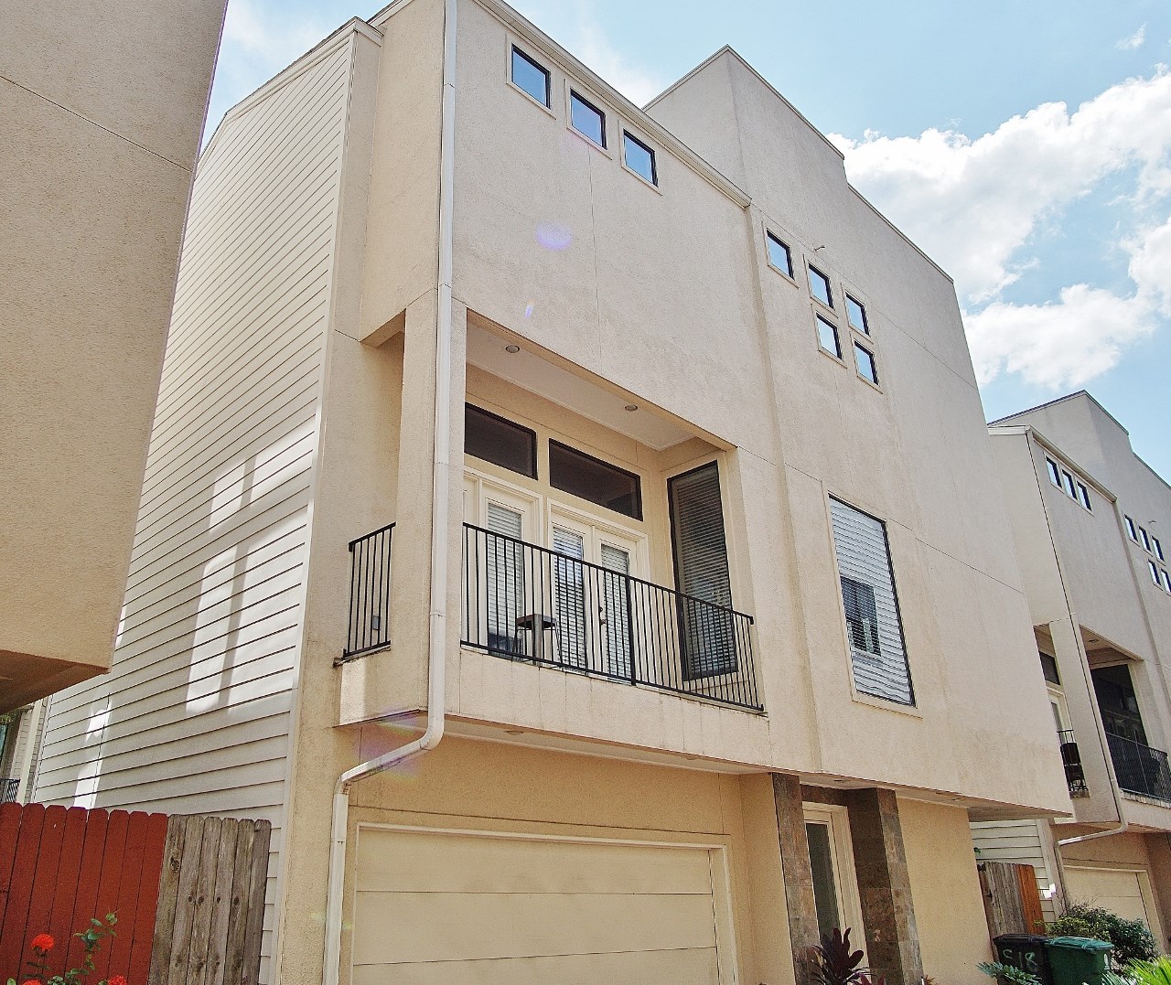 818 Lester Street Property Photo 2