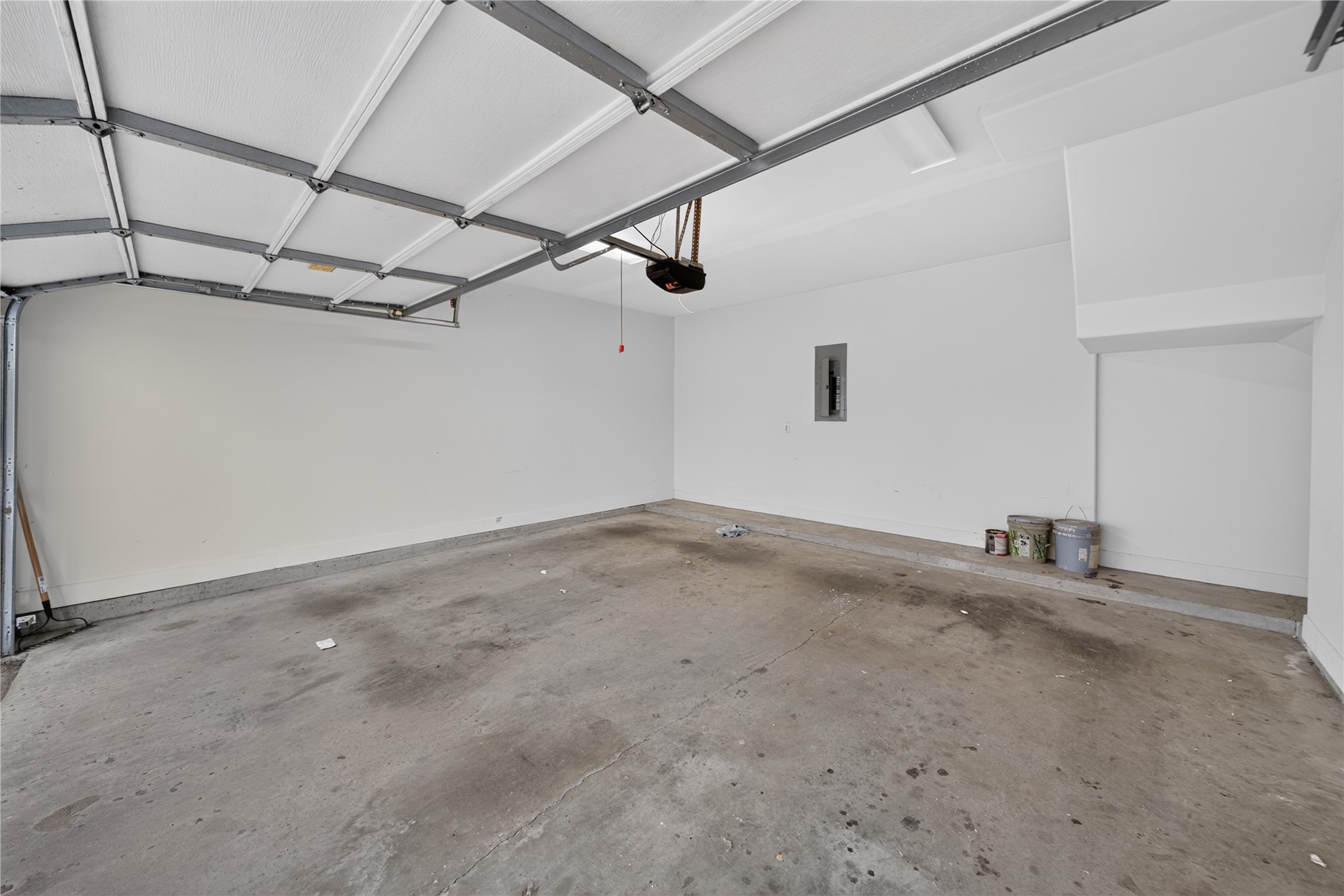 818 Lester Street Property Photo 5